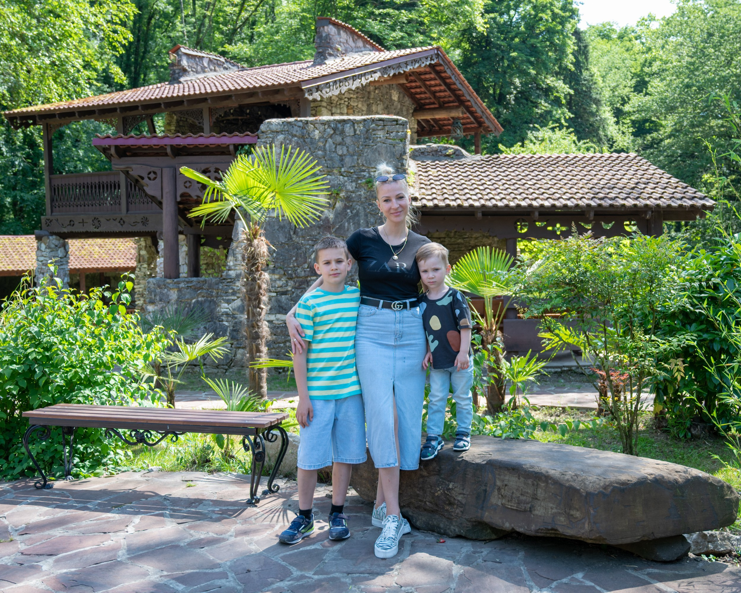 Праздник окончания учебного года 2024. Фотографирую счастливых людей в Сочи