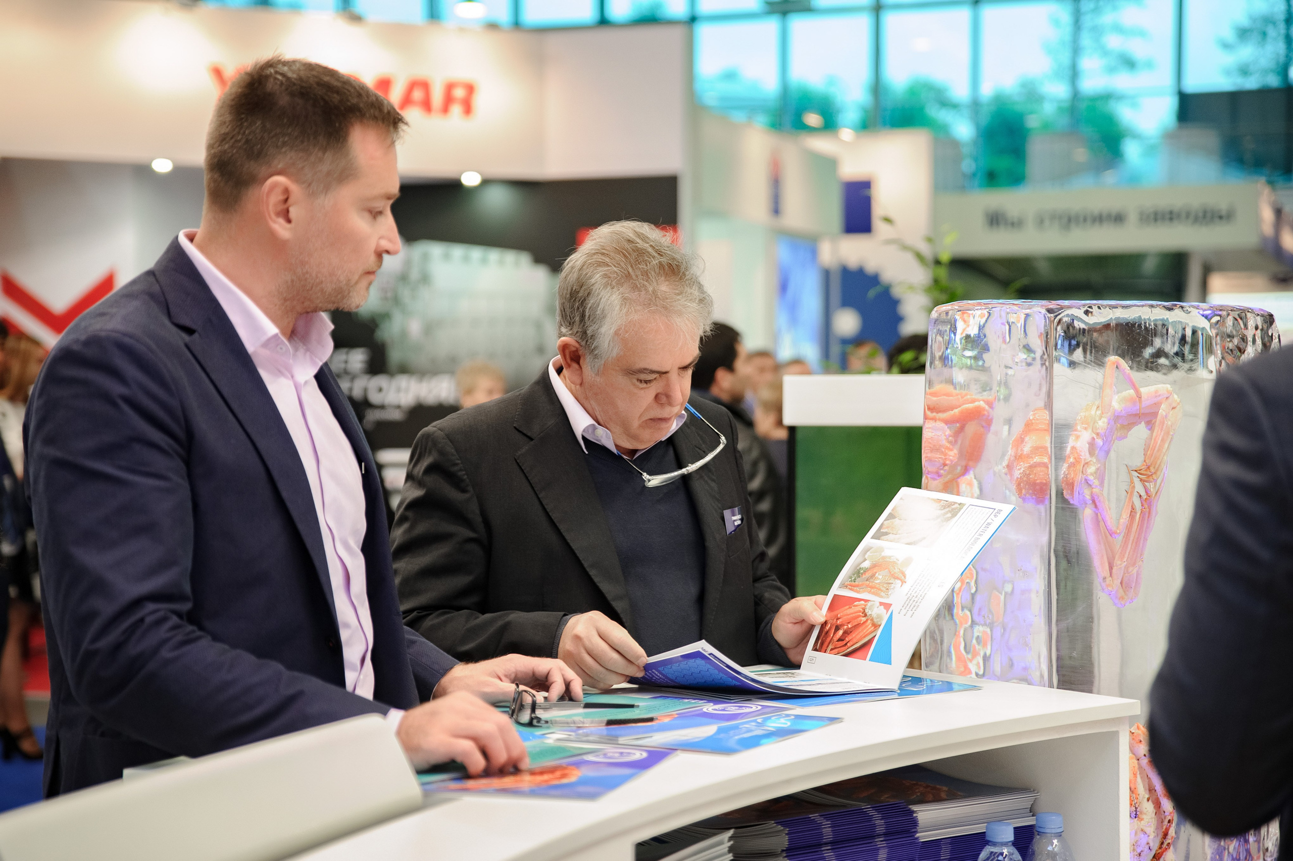 Профессиональный репортажный фотограф официальных мероприятий в Санкт-Петербурге.