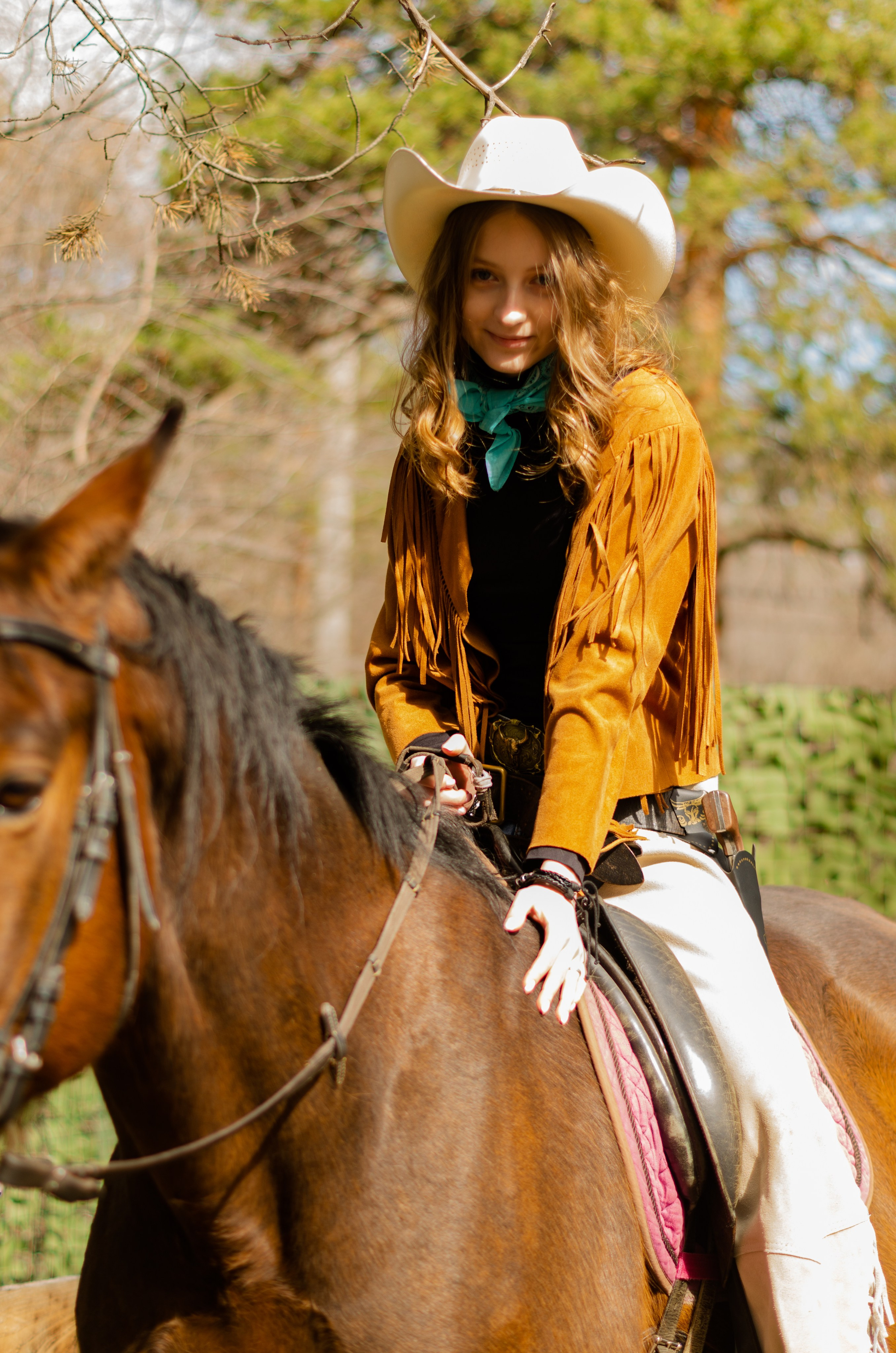 Ковбойская девчонка. Фотограф Марина Доглядная Челябинск фотосессии с лошадьми, мотоциклами