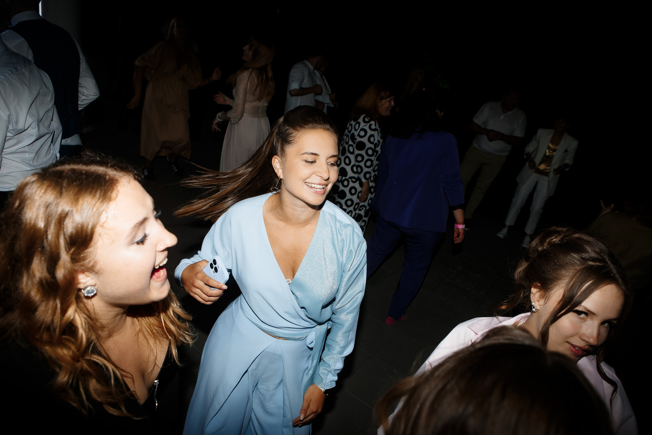 Выпускной Гимназия 12 2024 OpenHouse. Свадебный и портретный Фотограф в Липецке Дмитрий Котюков