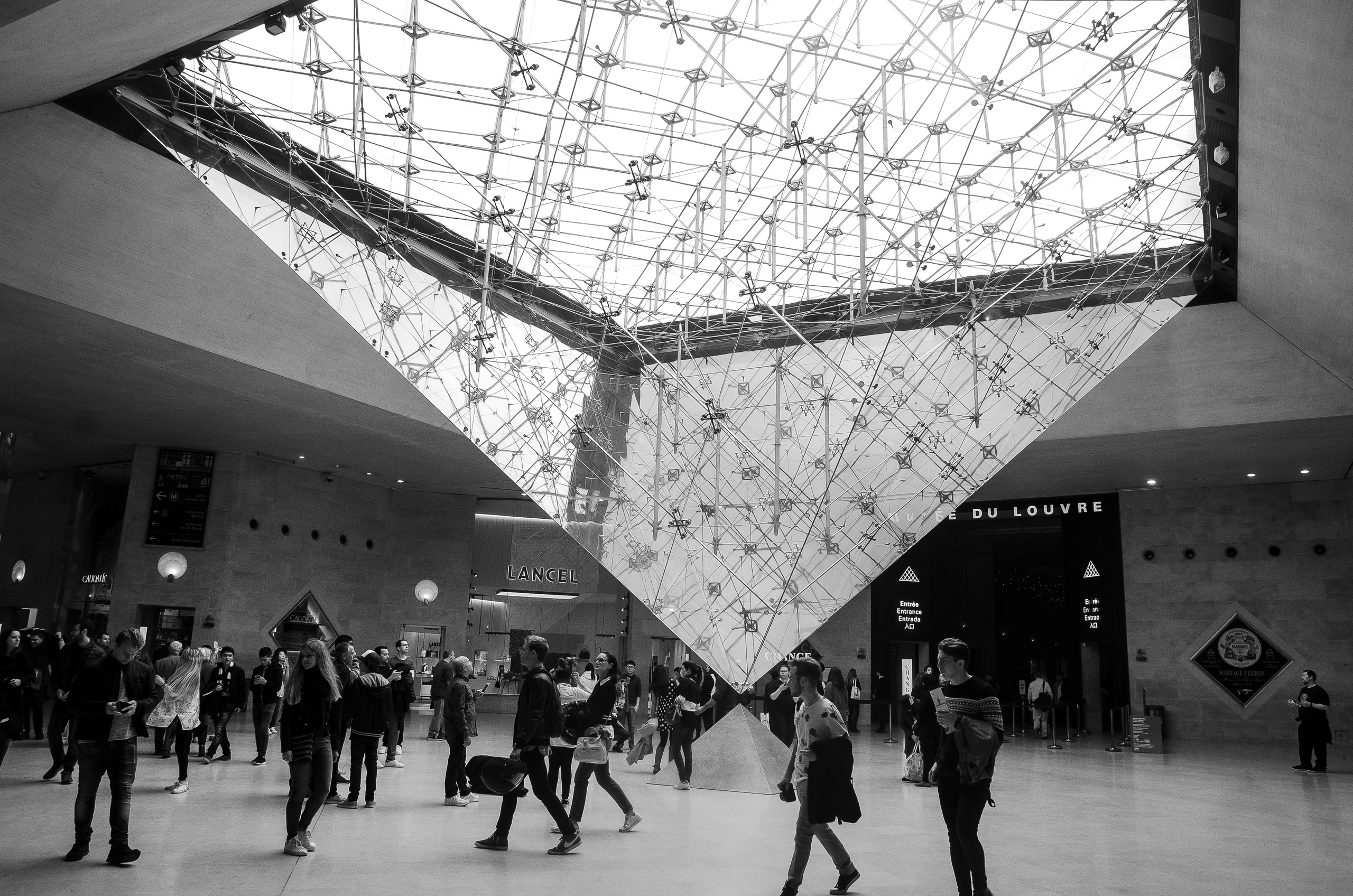 Париж (октябрь 2017). Фотограф Таинства Крещения в Саратове Ильченко Артем