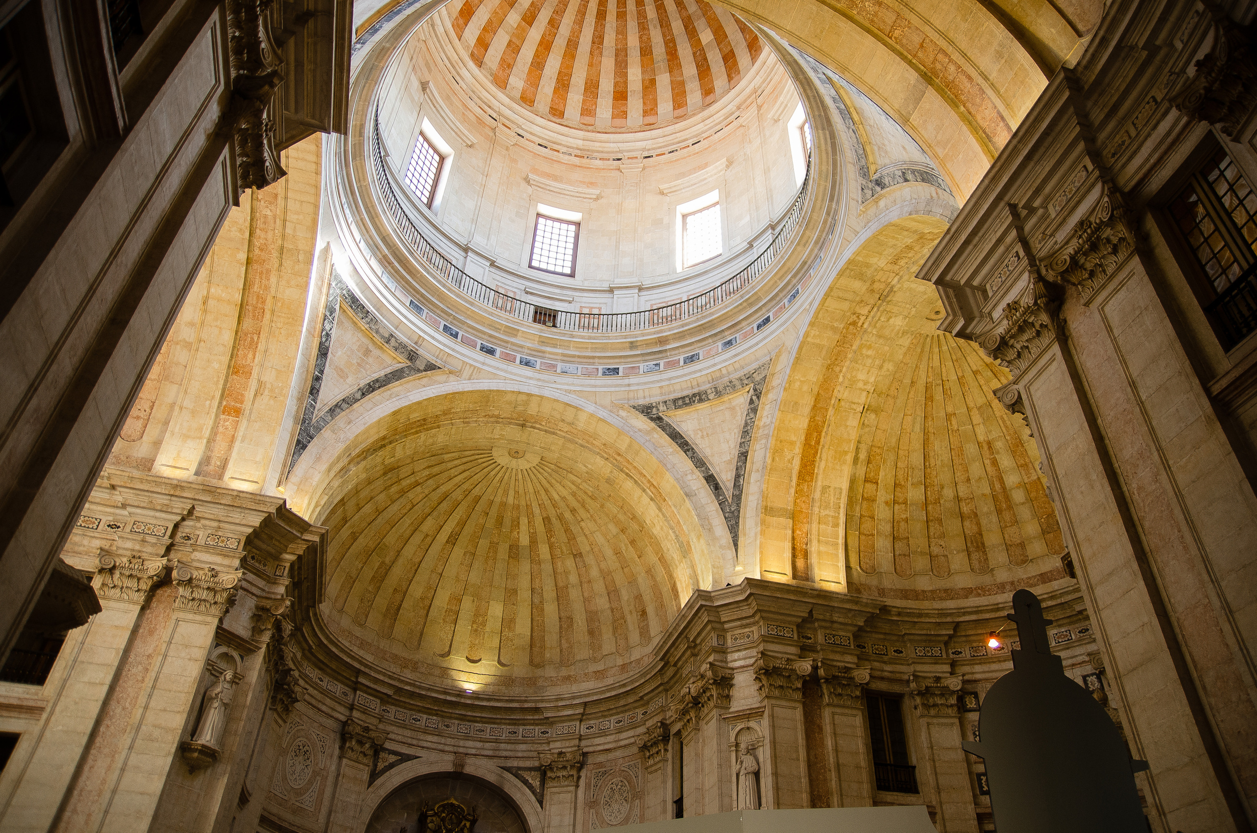 Лиссабон (октябрь 2017). Фотограф Таинства Крещения в Саратове Ильченко Артем