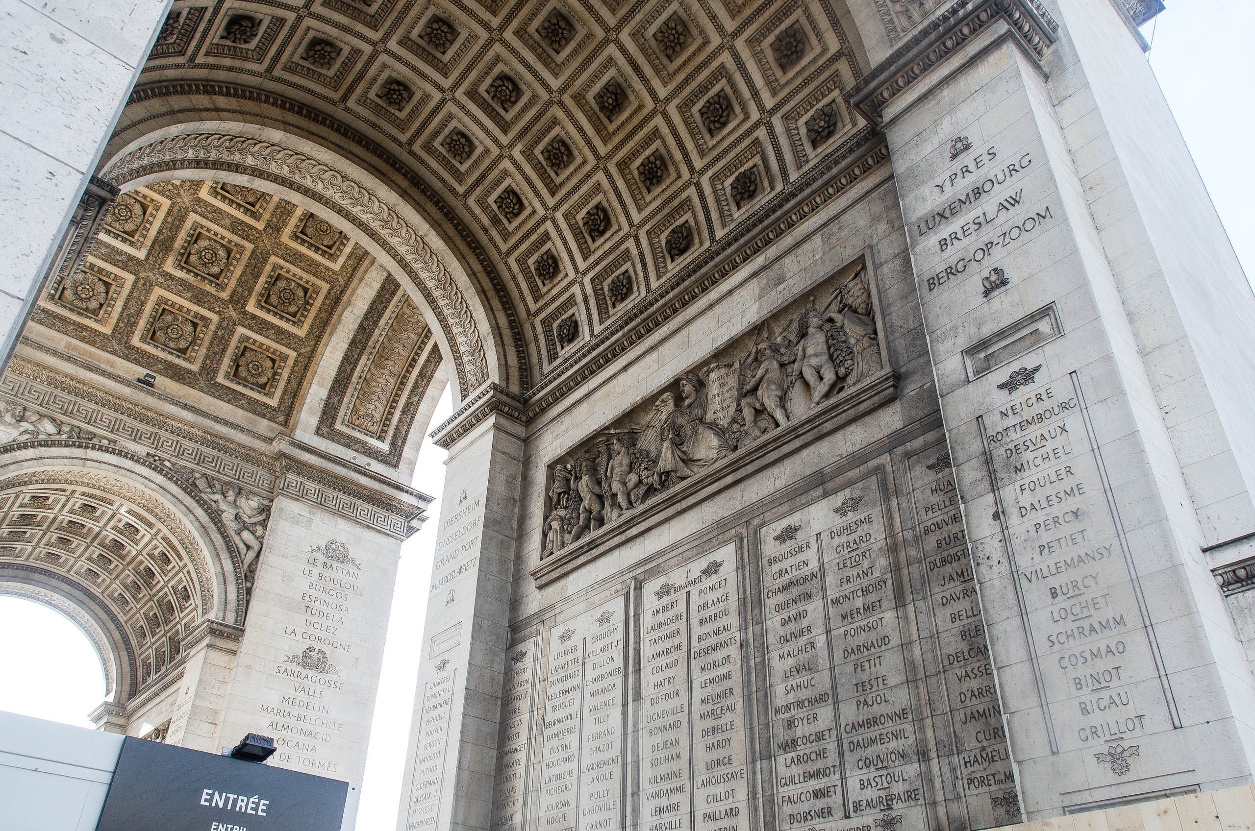 Париж (октябрь 2017). Фотограф Таинства Крещения в Саратове Ильченко Артем