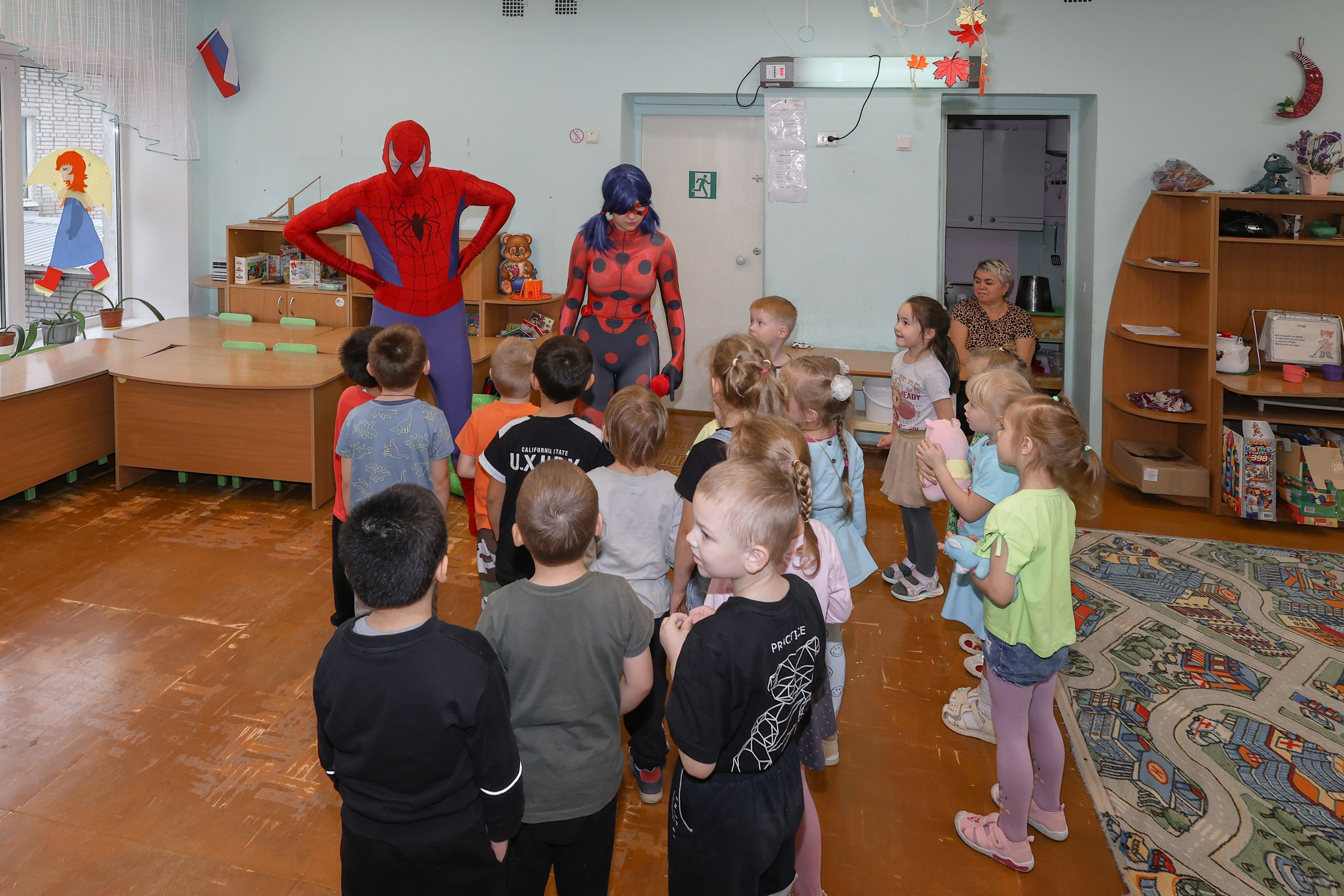 Детский день рождения с Человеком-пауком и Леди Баг