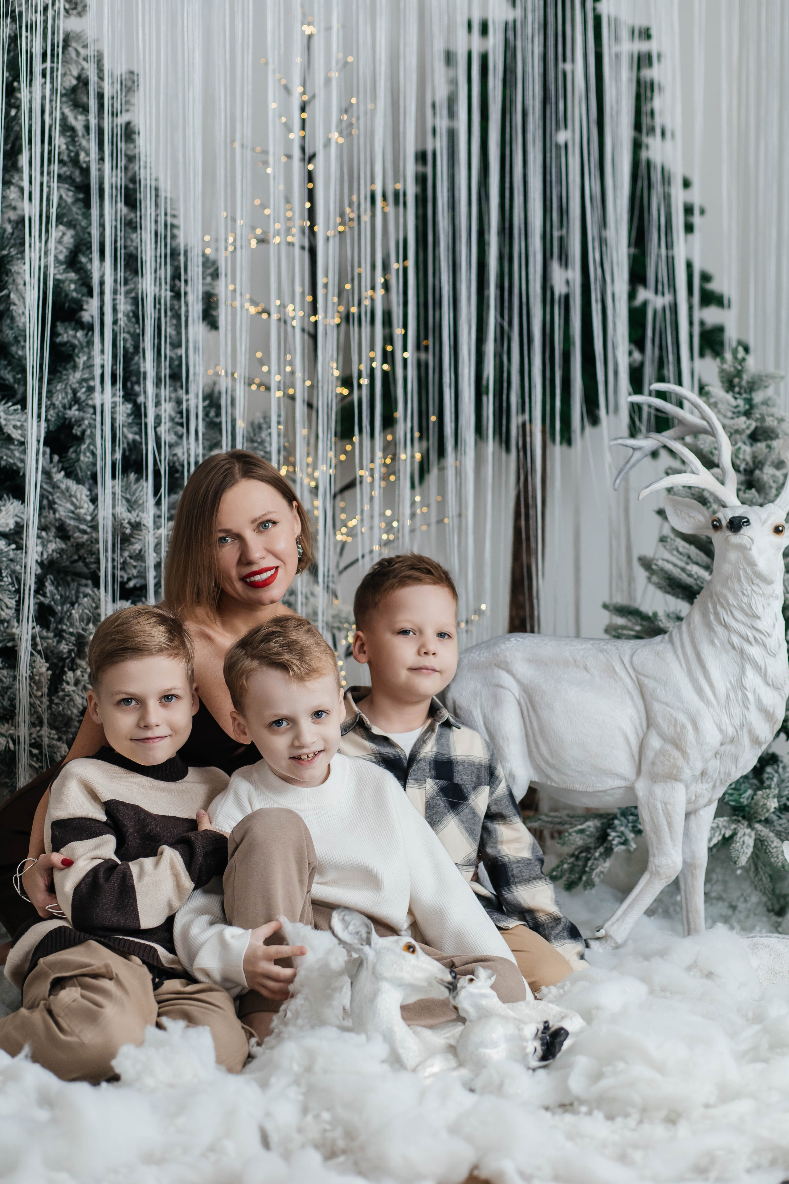 Юлия и мальчишки НГ 2026. Женский фотограф в Оренбурге Ирина Заводчикова