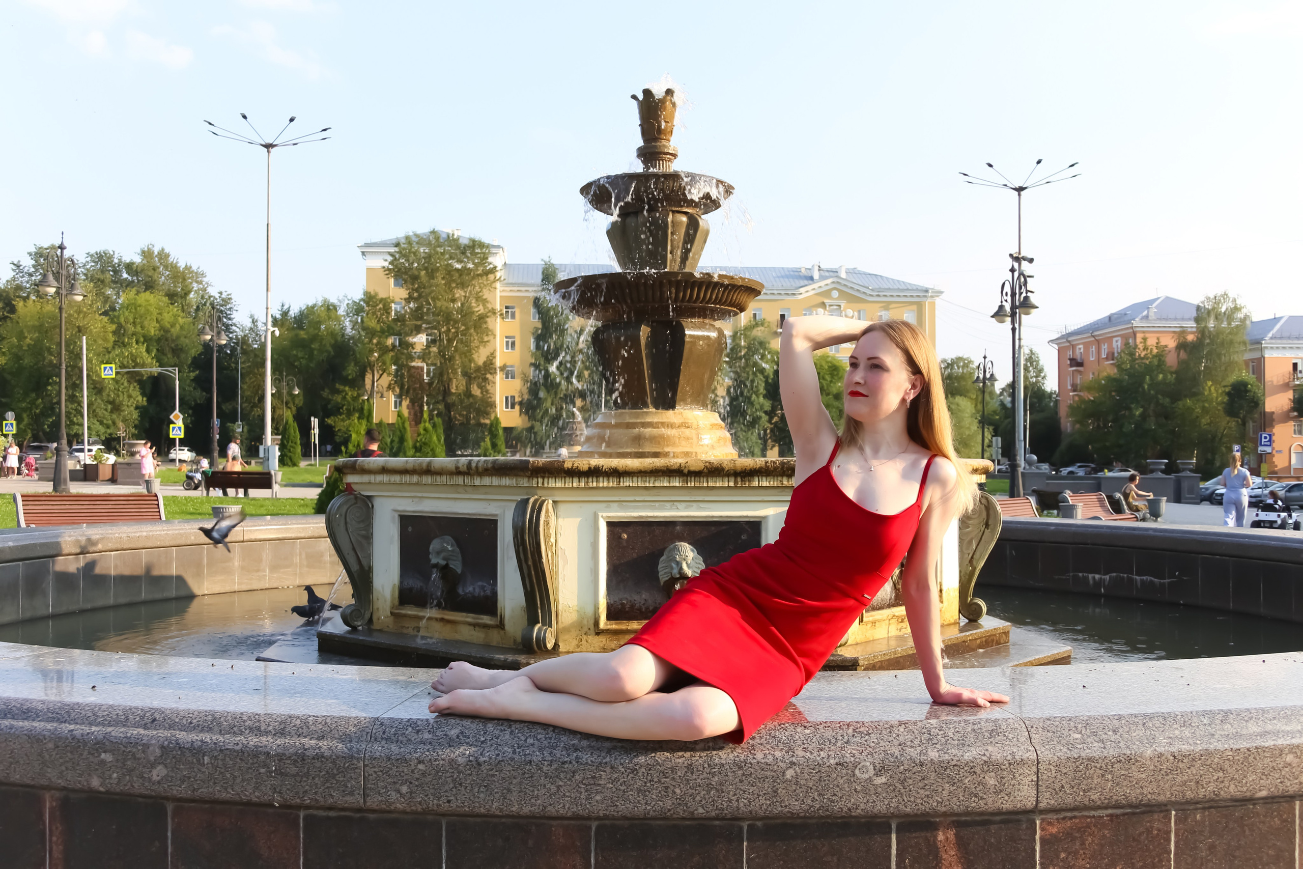 Маша на прогулке летом. Фотограф Пермь. Фотосессия в фотостудии Перми и на свежем воздухе