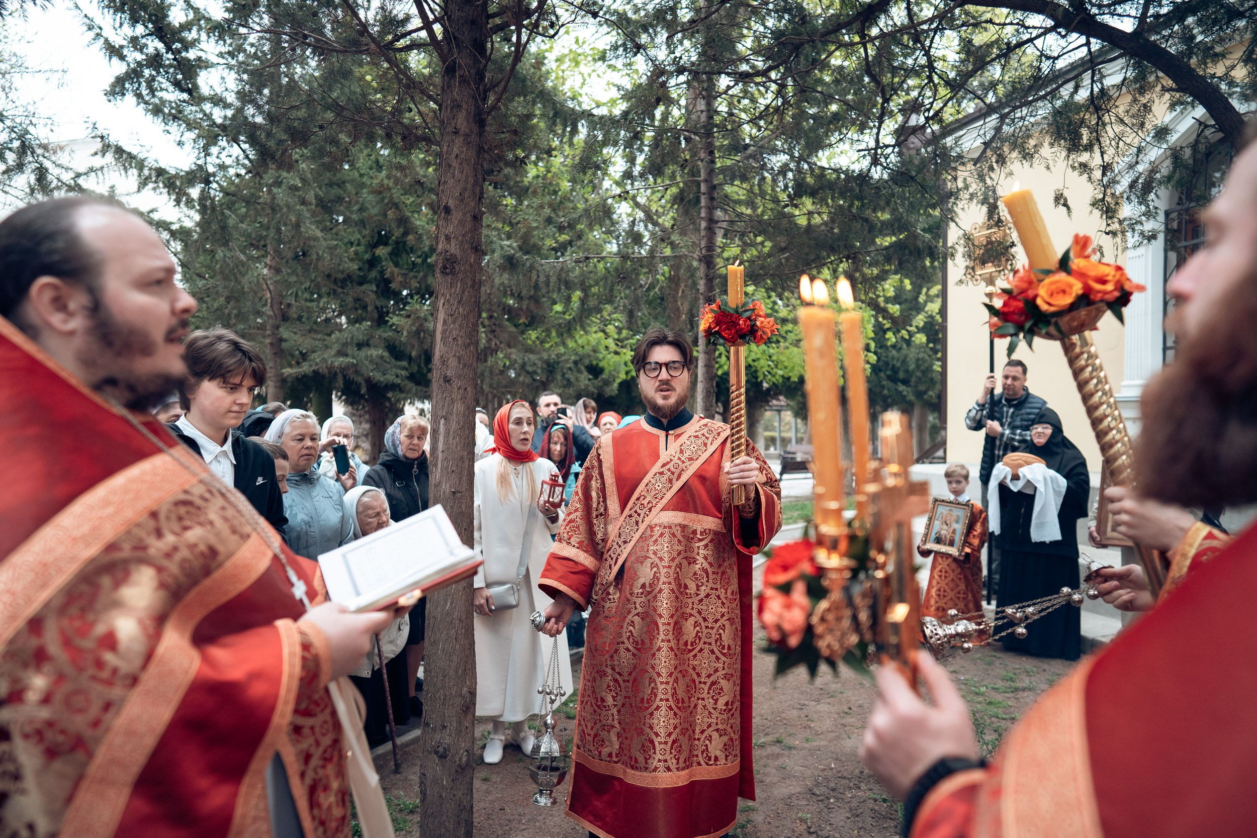Богослужение на Светлой седмице в Херсонесском монастыре г. Севастополь. Церковный фотограф Севастополь