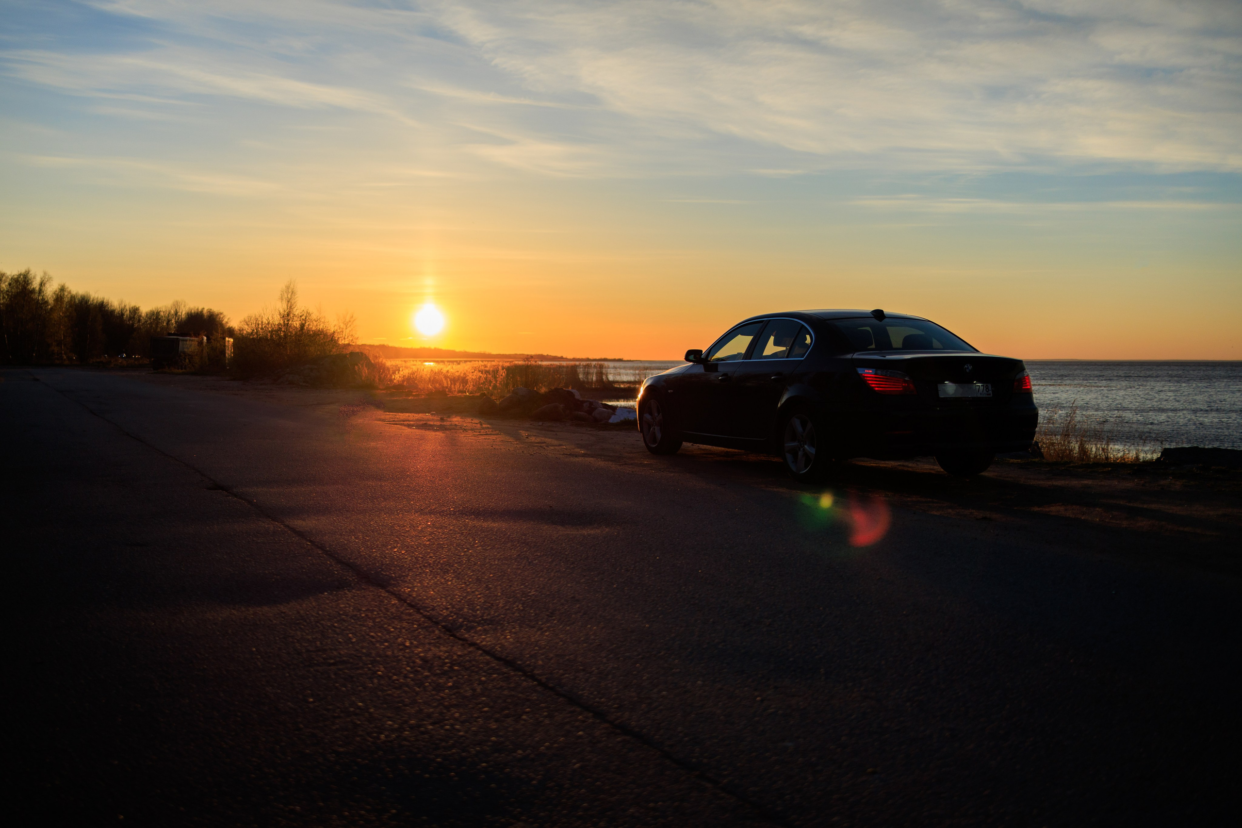 Мужская фотосессия с BMW E60 на закате в СПб | Роман Карбышев