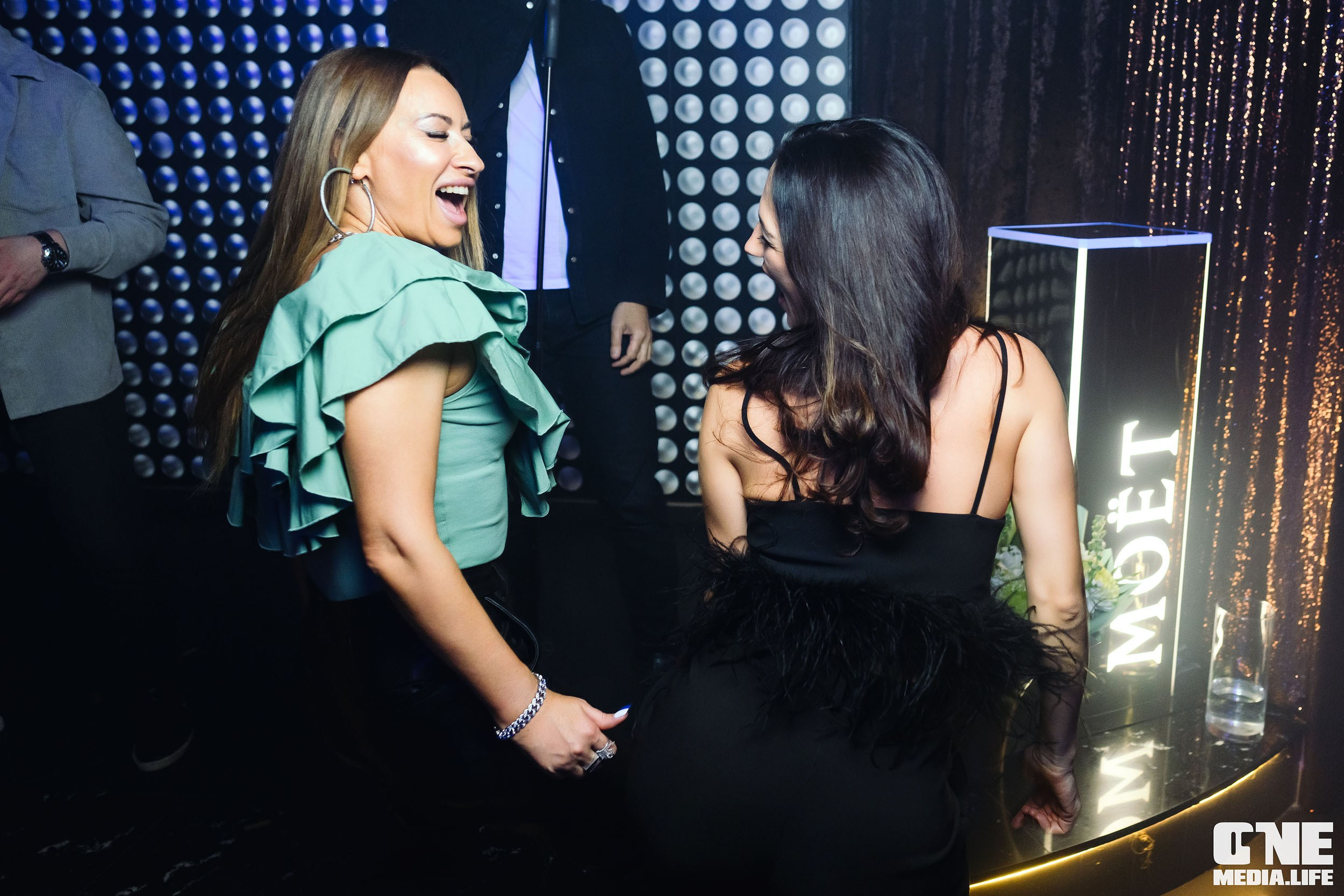 Фоторепортаж из караоке-клуба Эйфория. One Media Life: фоторепортажи, фотоотчеты с мероприятий и заведений