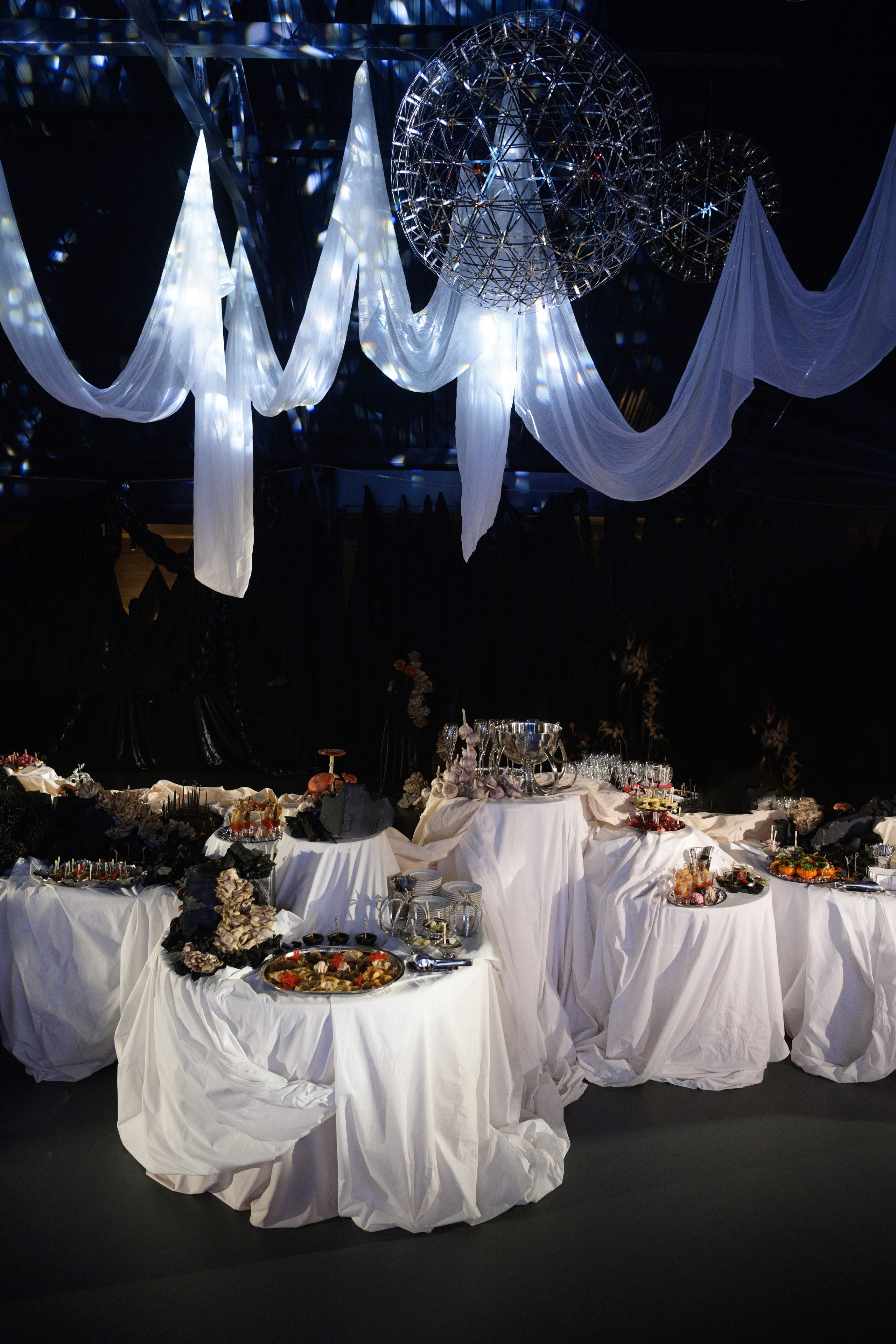 Decor by Favorite catering. Свадебный фотограф в Минске