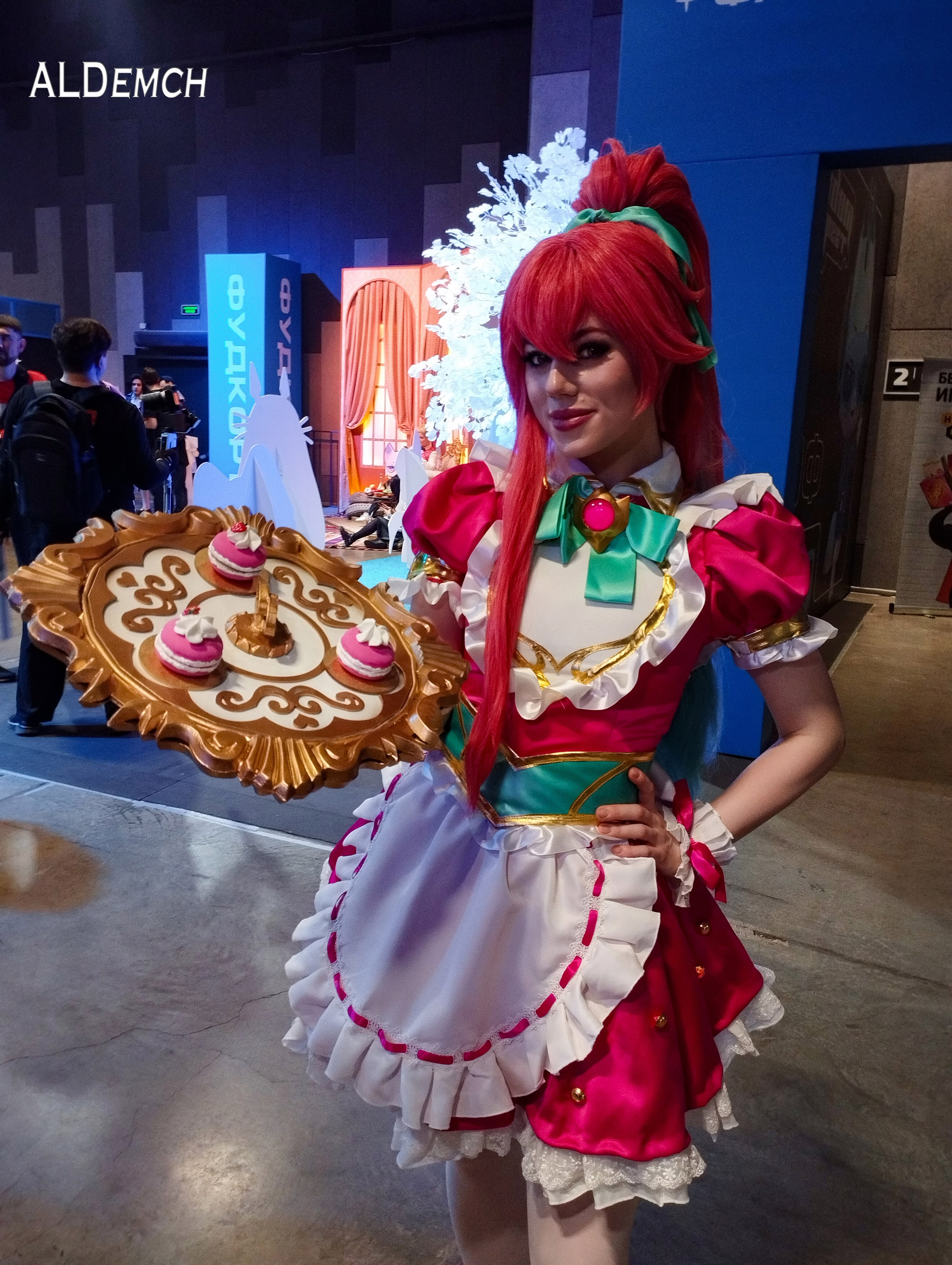 Аниме картинки персонажей и косплей фото в России Москве