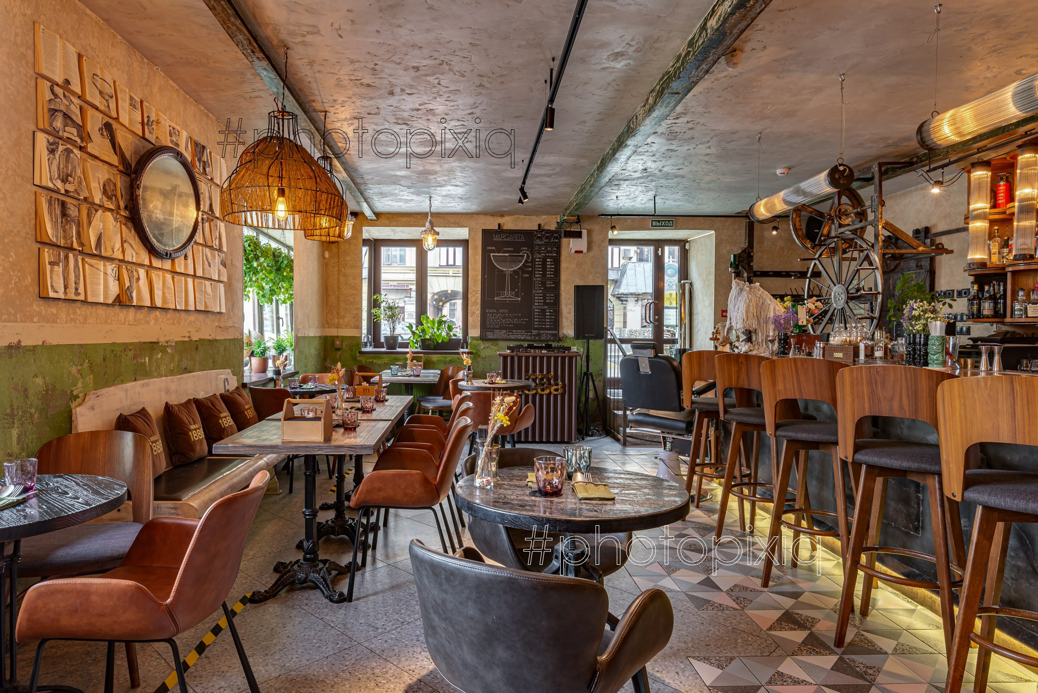 Интерьерная съёмка бара Masters & Margaritas на Маяковской. Интерьерная съёмка и виртуальные туры — Интерьерный фотограф Кузнецов Сергей (photopixiq)