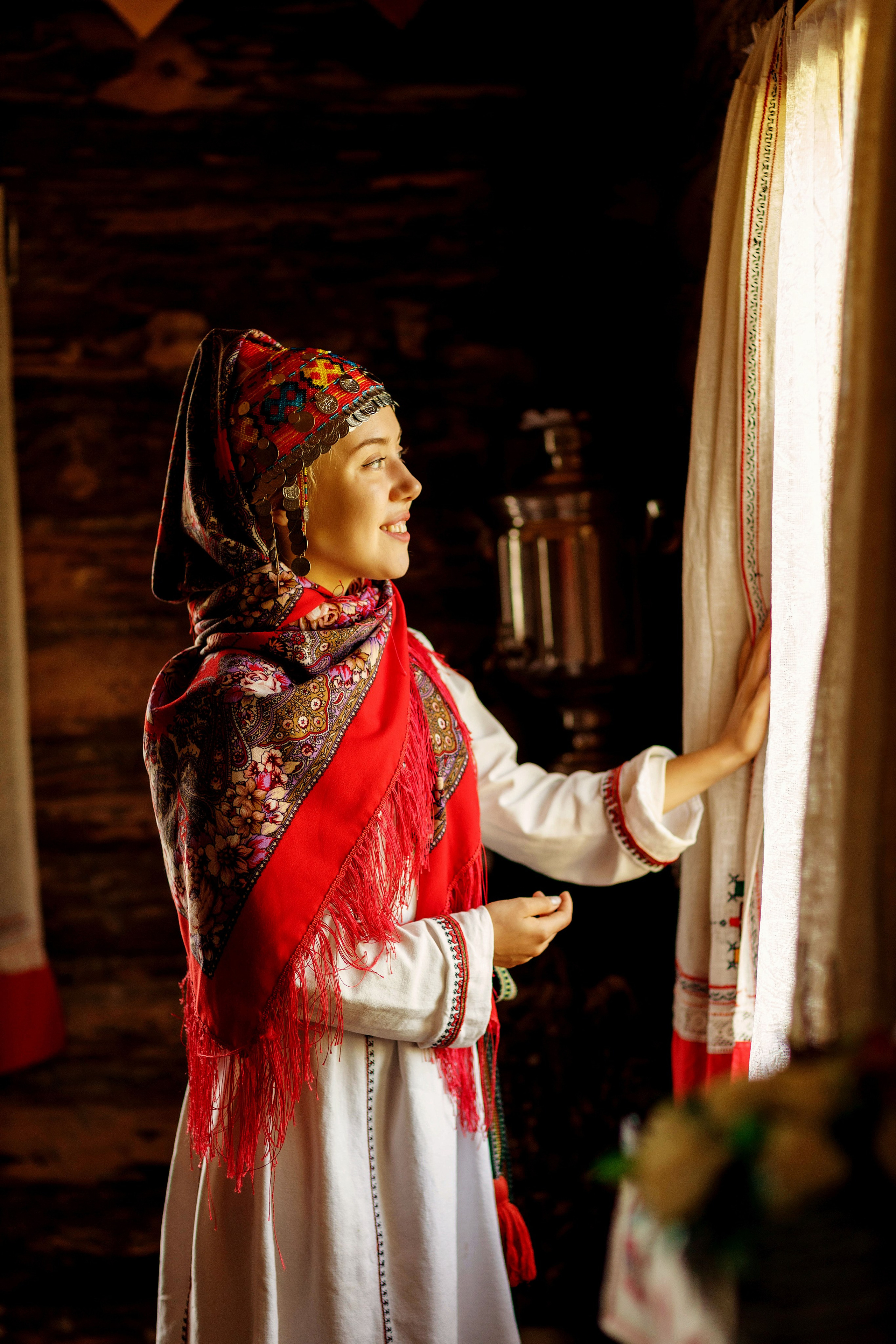 Фотосессия с Аней в этнокомплексе Ясна. Портретный и репортажный фотограф в Чебоксарах Андриян Чаркин