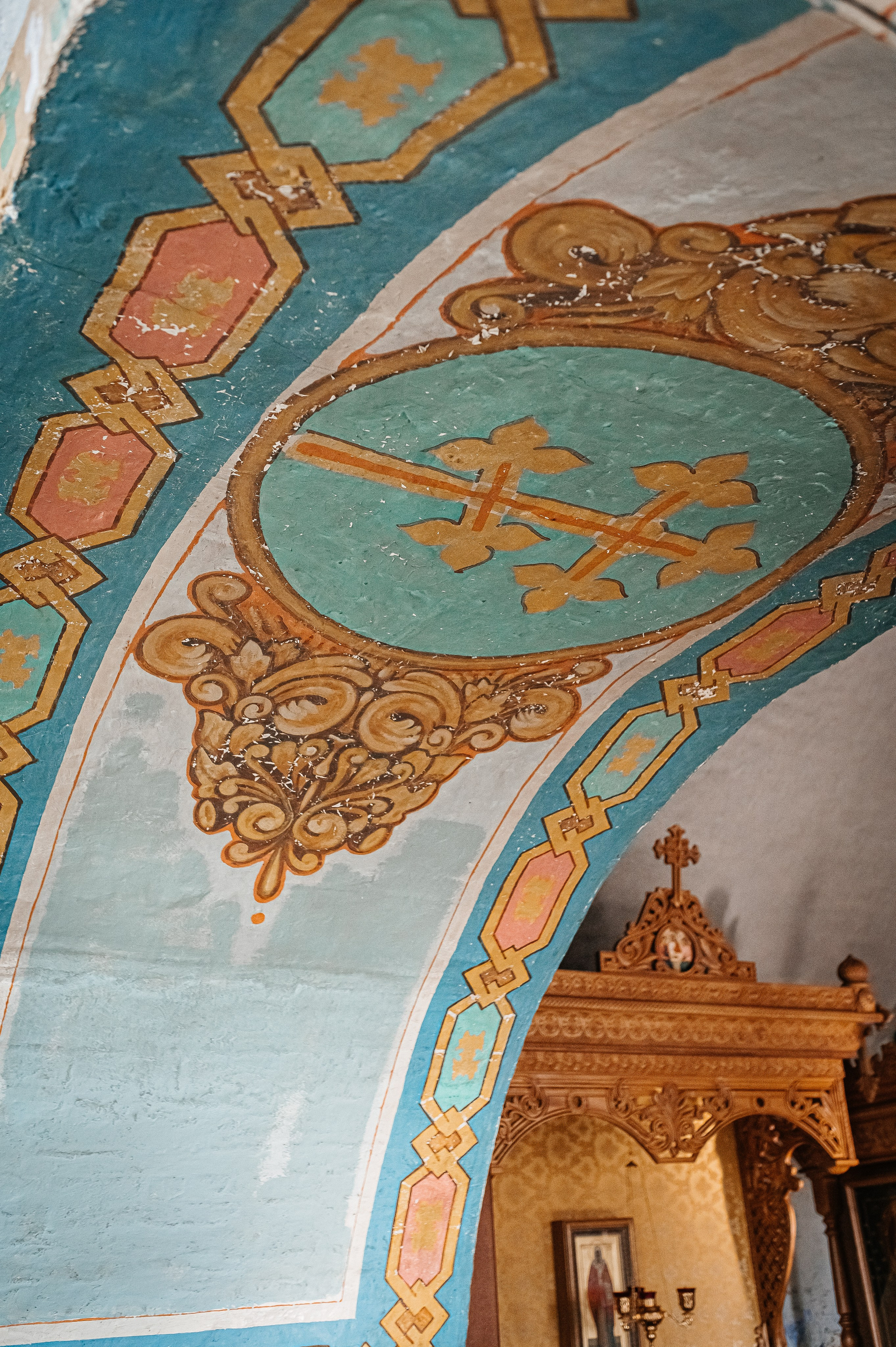 Крестины Тимофея //// Храм Свято-Никольского женского Венева монастыря — Николо-Успенская церковь. Семейный и детский фотограф в Туле