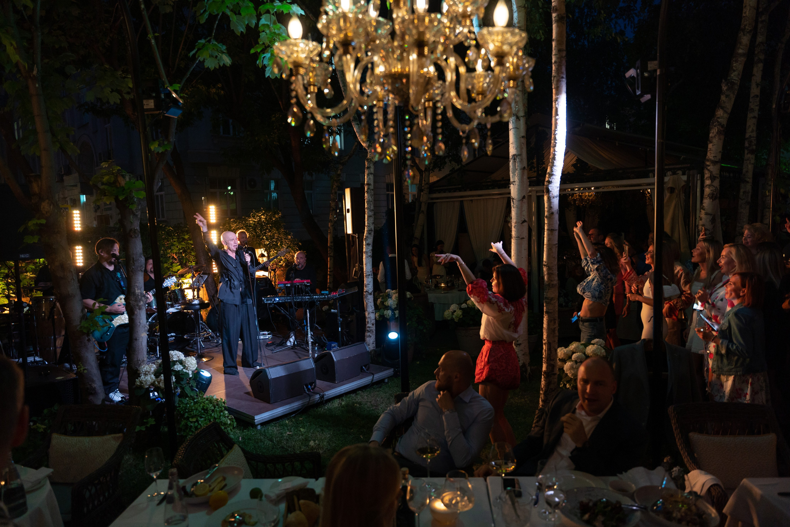 BUTLER открытие летней веранды: выступление группы «Моральный кодекс». Портретный и репортажный фотограф в Москве Разуменко Роман