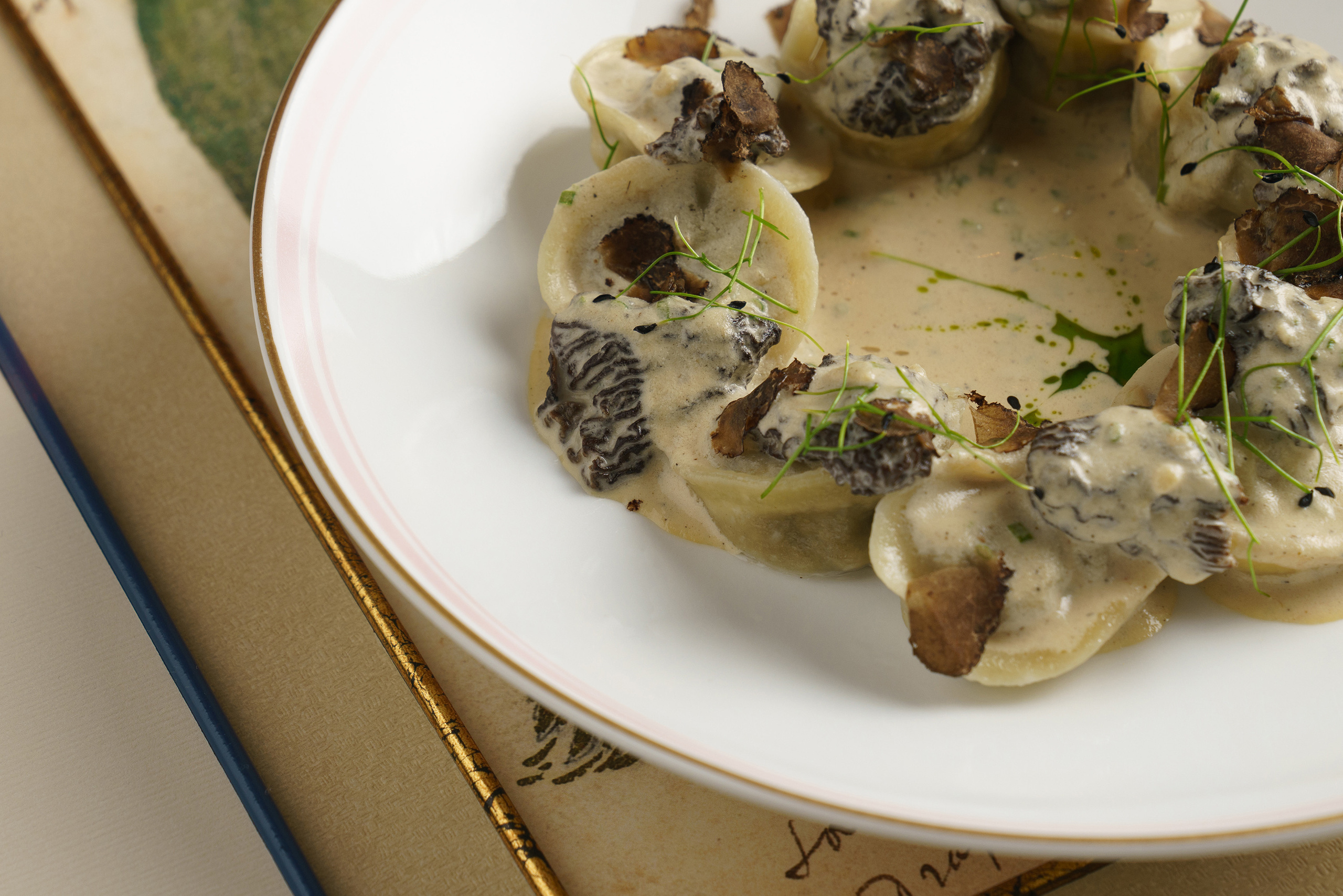 Laduree/Cafe de Paris. Фуд-фото и съёмка интерьеров в Москве