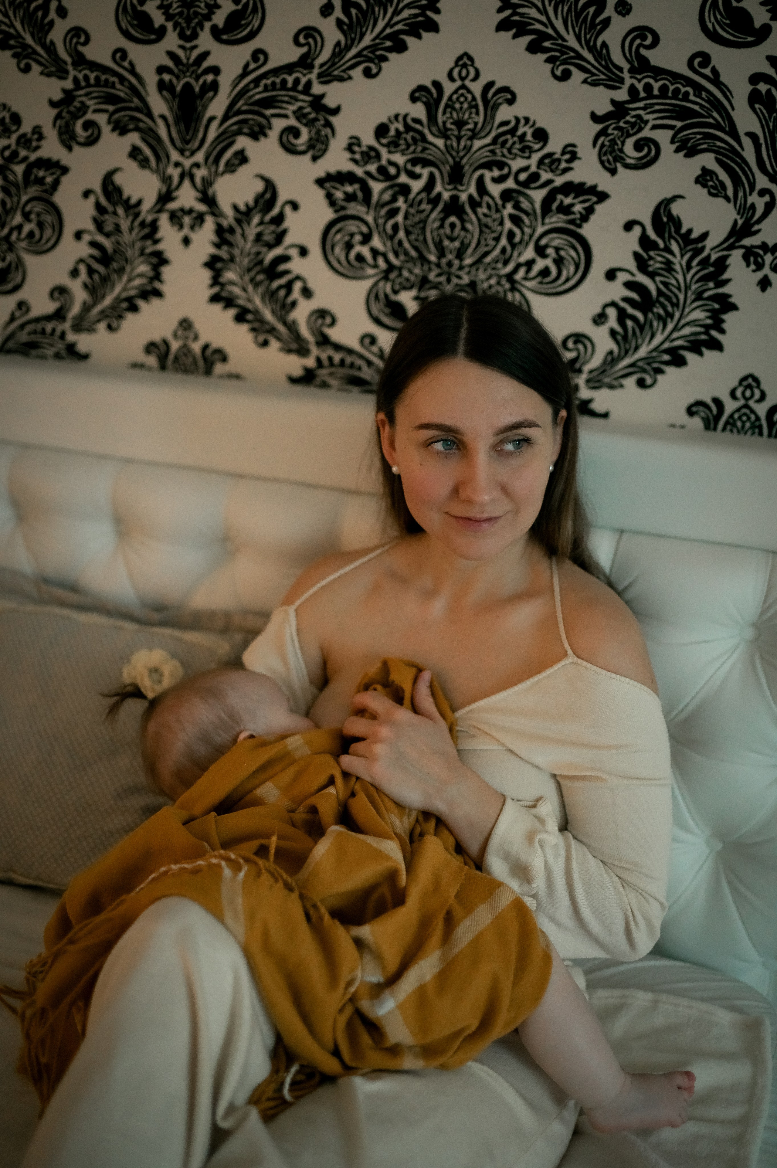 Родители с новорожденным малышом. Фотограф новорождённых, семейный, школьный в городе Калуге Евгения