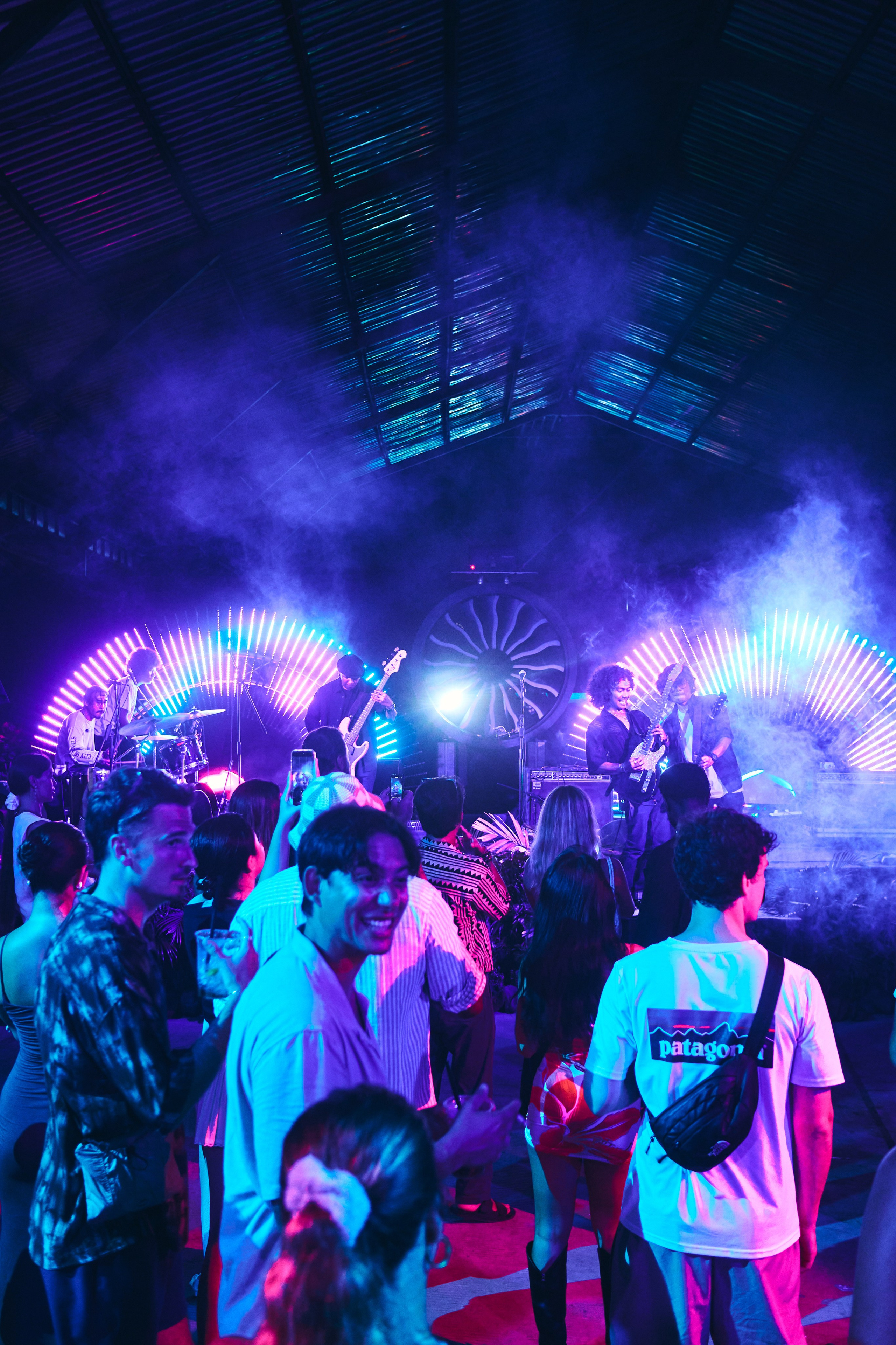 NuanuNight. See the moment and catche. commercial and reportage