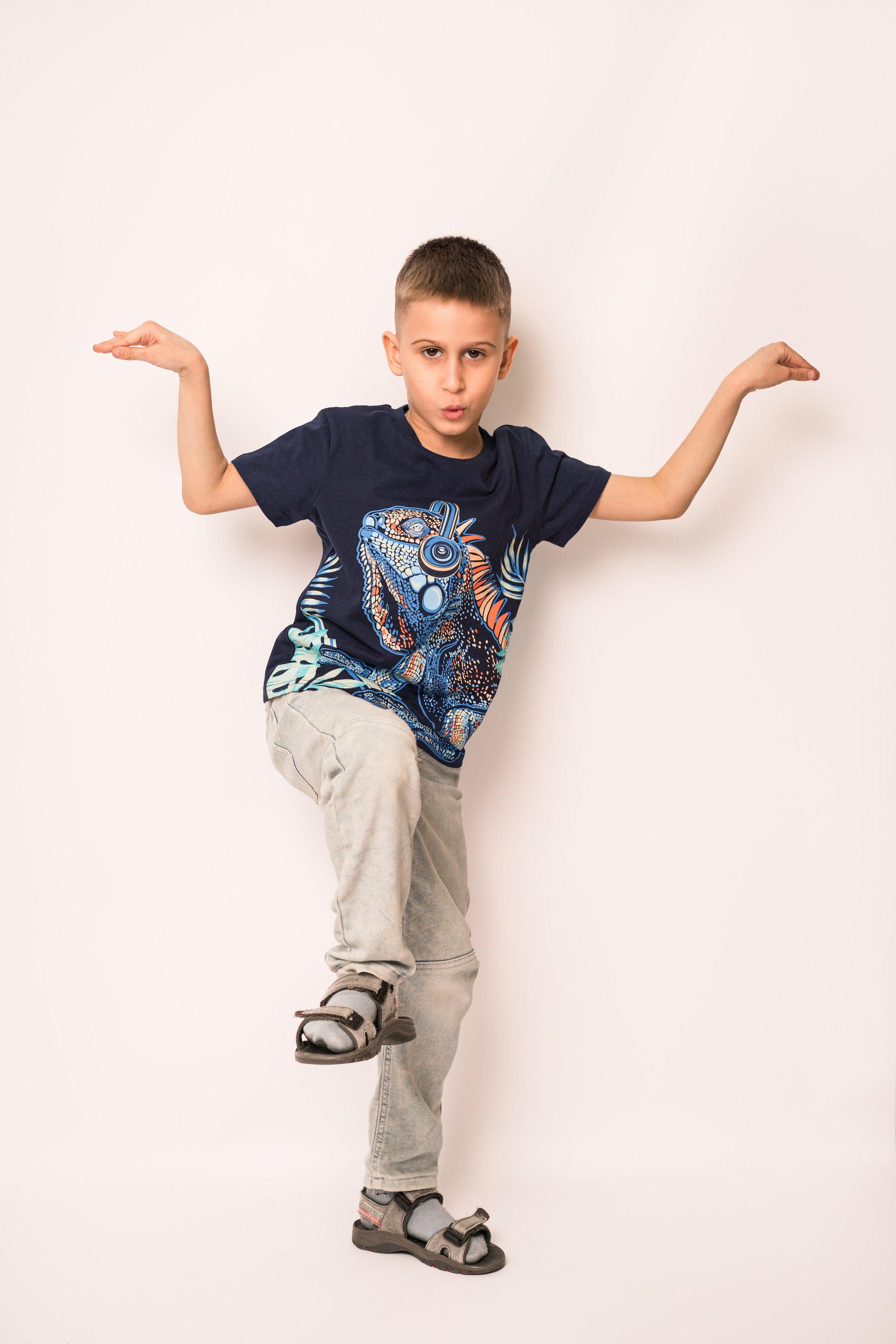 Детский сад, портреты белый фон. Фотограф Шунова Саша