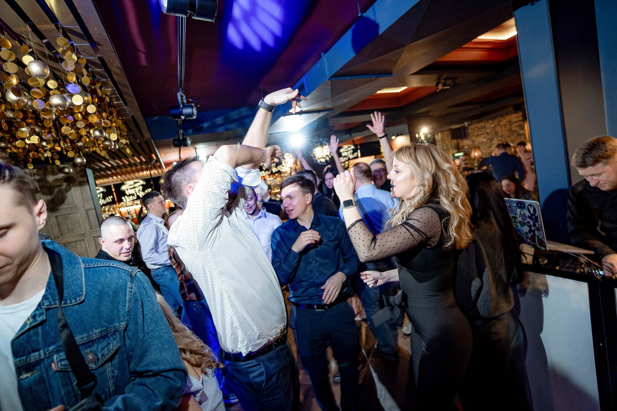 Новый год 2024 в Peoples. Сергей Кошкин. Репортажная и ивент-фотография в Сургуте