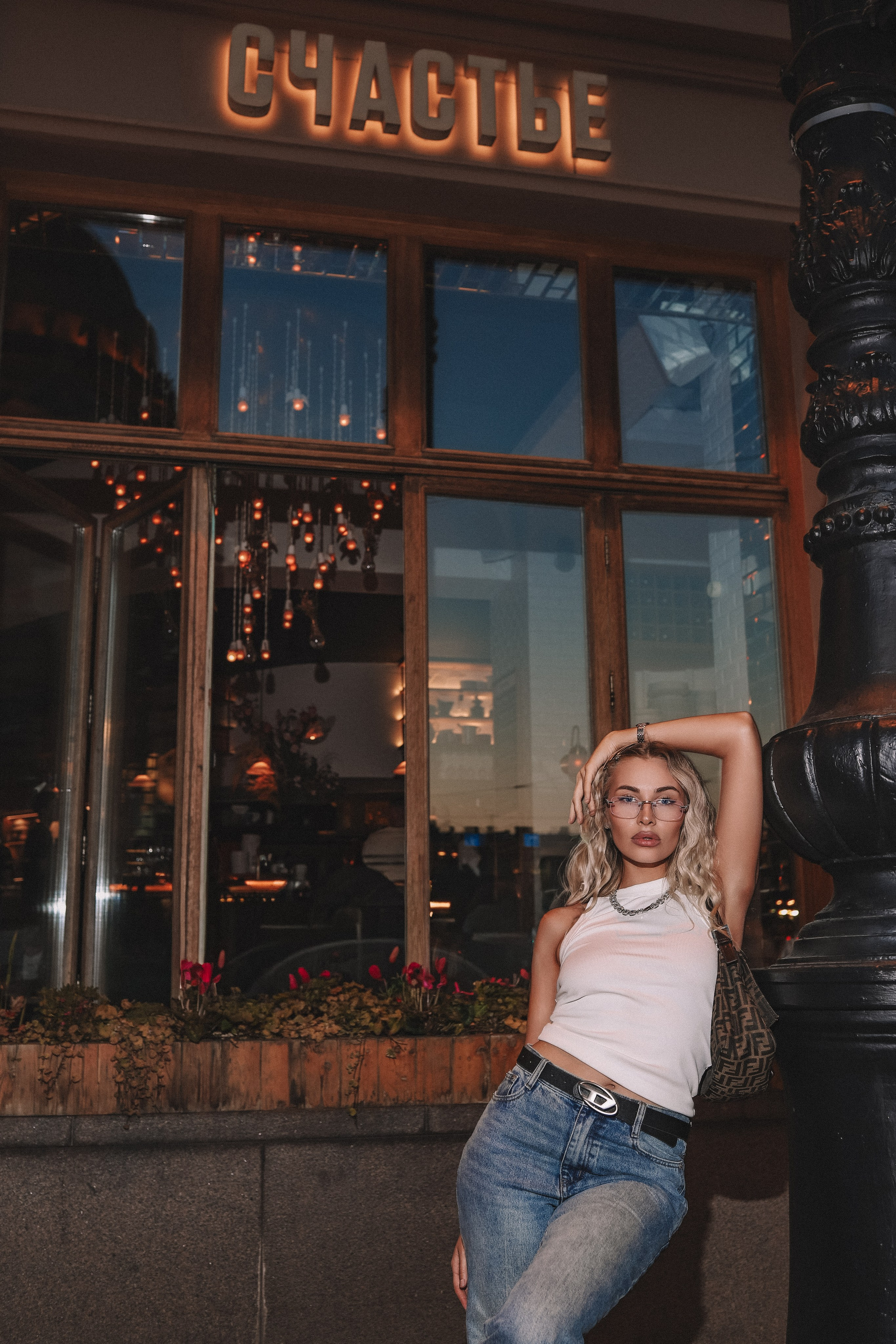 Полина — вечерний Петербург, съёмка со вспышкой | О. Беляева. Фотограф Олеся Беляева | Санкт-Петербург и Ленобласть