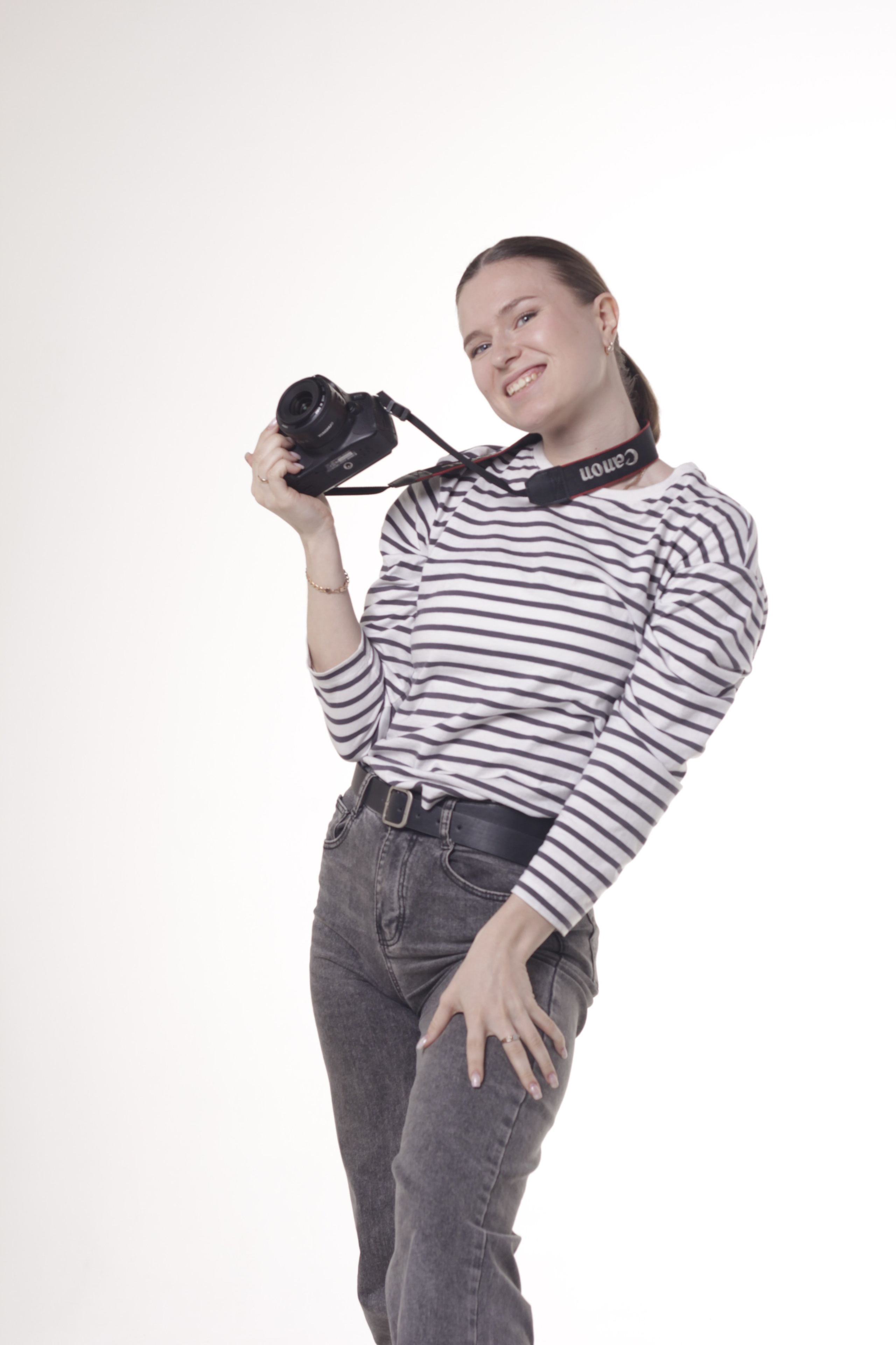 Полина с фотоаппаратом. Портретный фотограф в Москве и Московской области Гнутиков Сергей