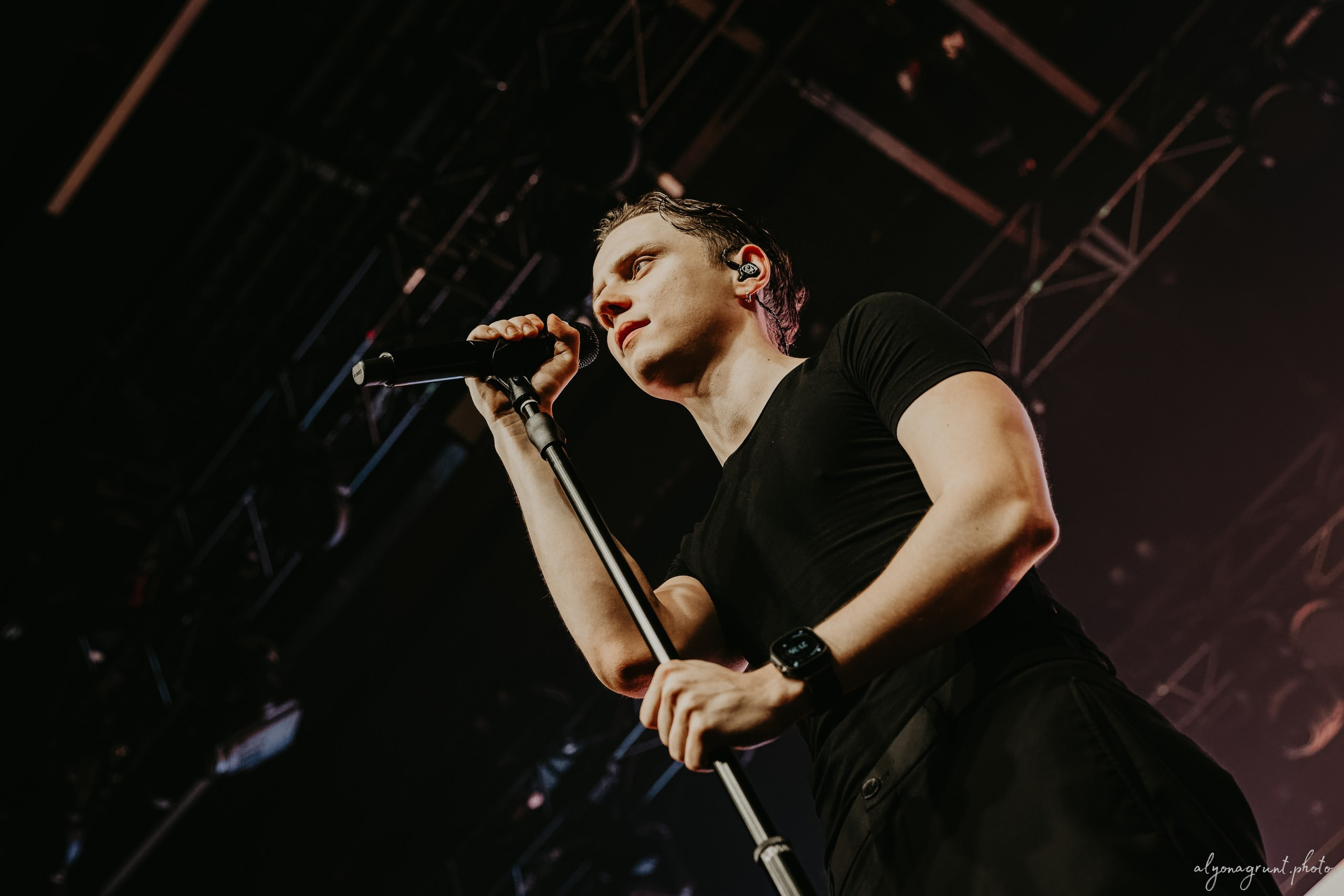 Ваня Дмитриенко, фоторепортаж СПб, A2, 23.10.2025. Алена Адрианова: фотограф в Санкт-Петербурге