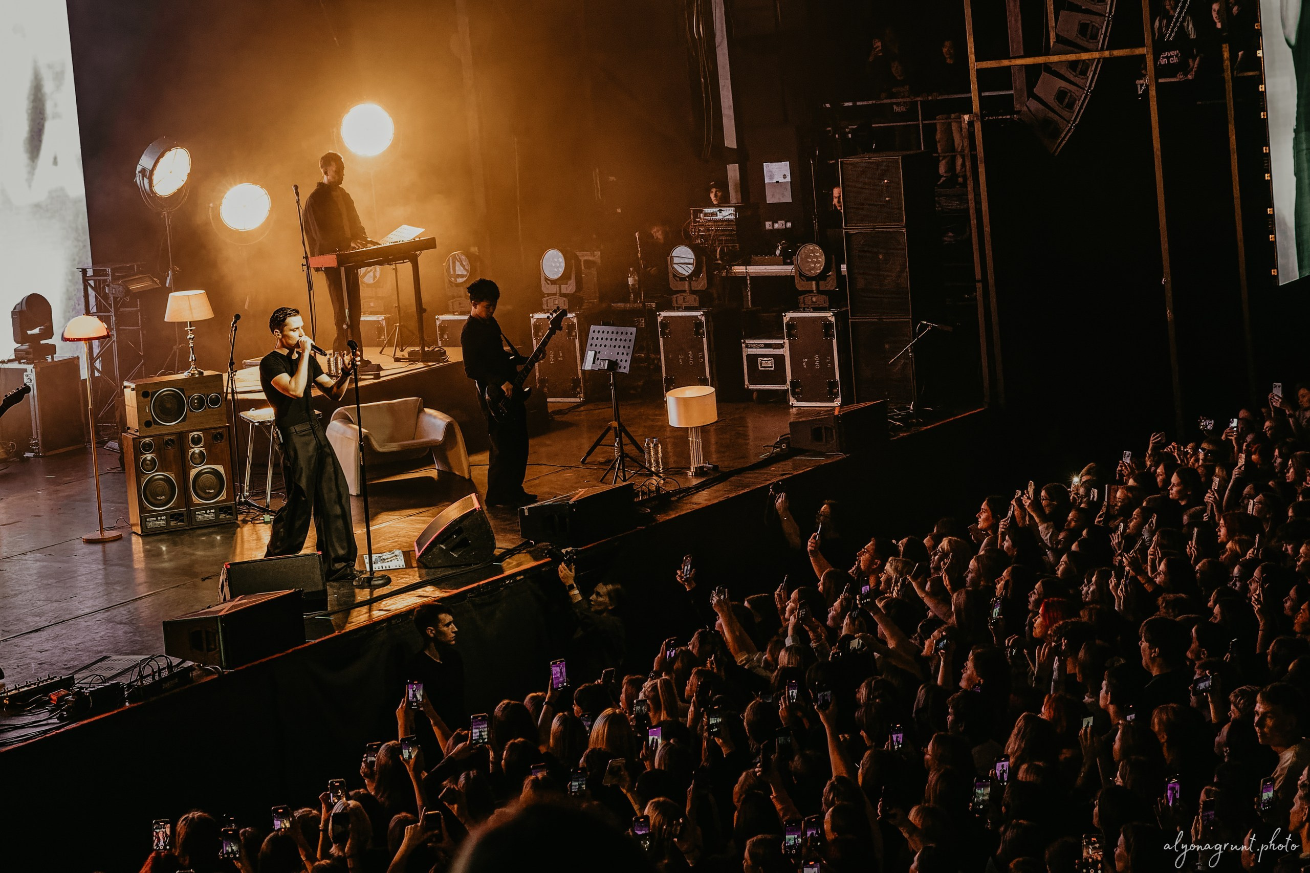 Ваня Дмитриенко, фоторепортаж СПб, A2, 23.10.2025. Алена Адрианова: фотограф в Санкт-Петербурге