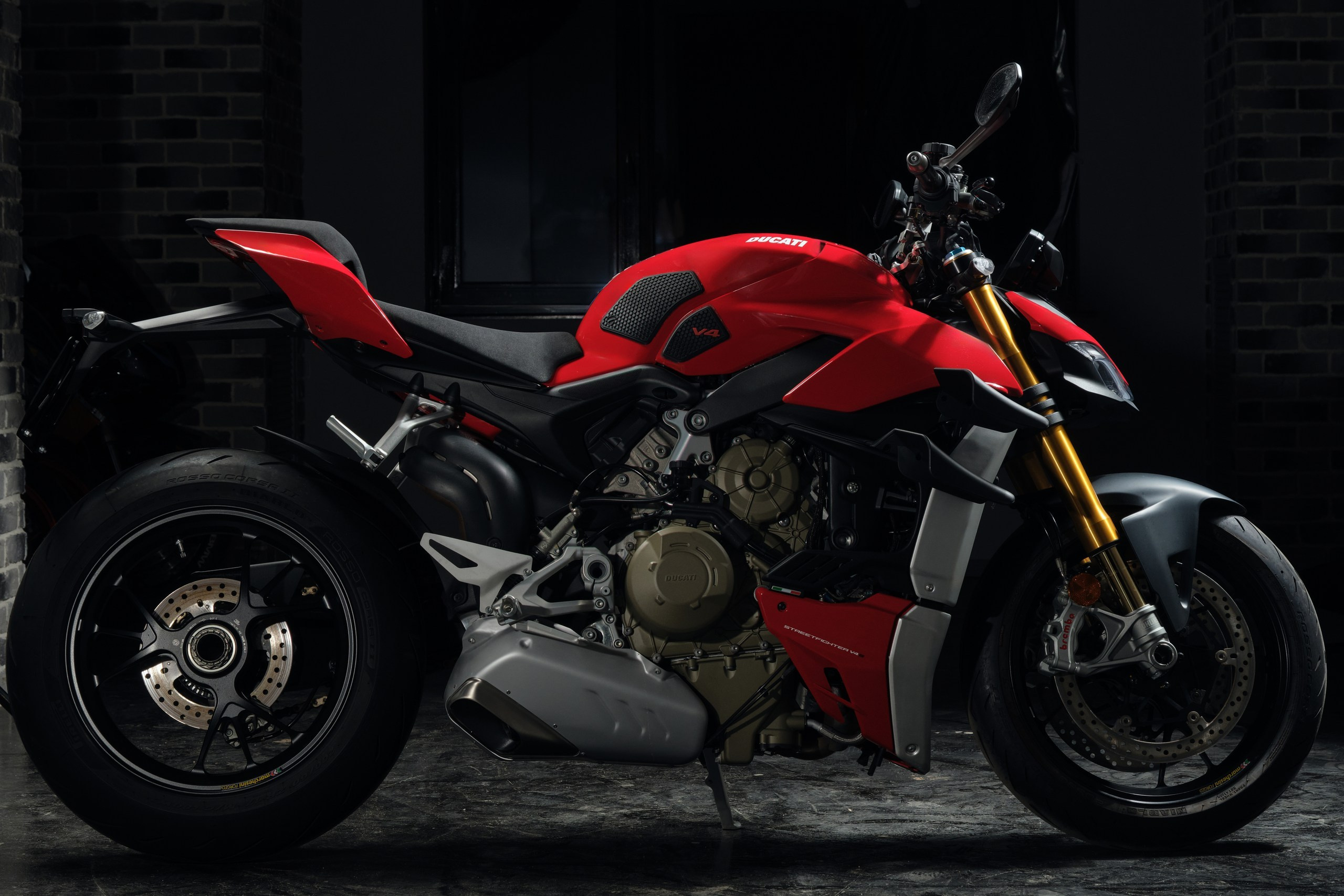 Фотосъемка для мотоблогера Сергея Кузнецова. Профессиональный фотограф в Москве — Максим Дьяконов