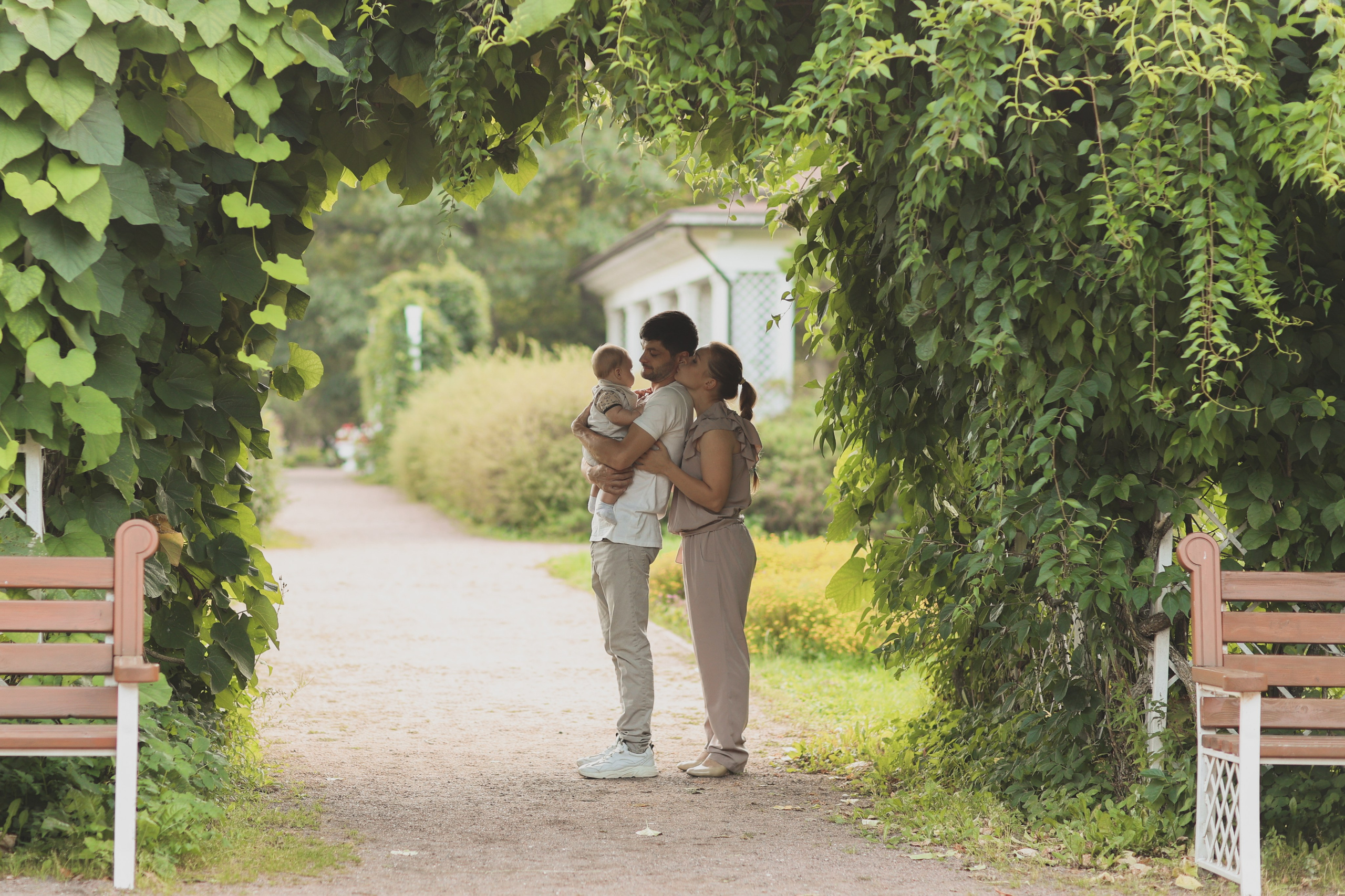 Ростислав с мамой и папой. Детский и семейный фотограф, съемка новорожденных Москва