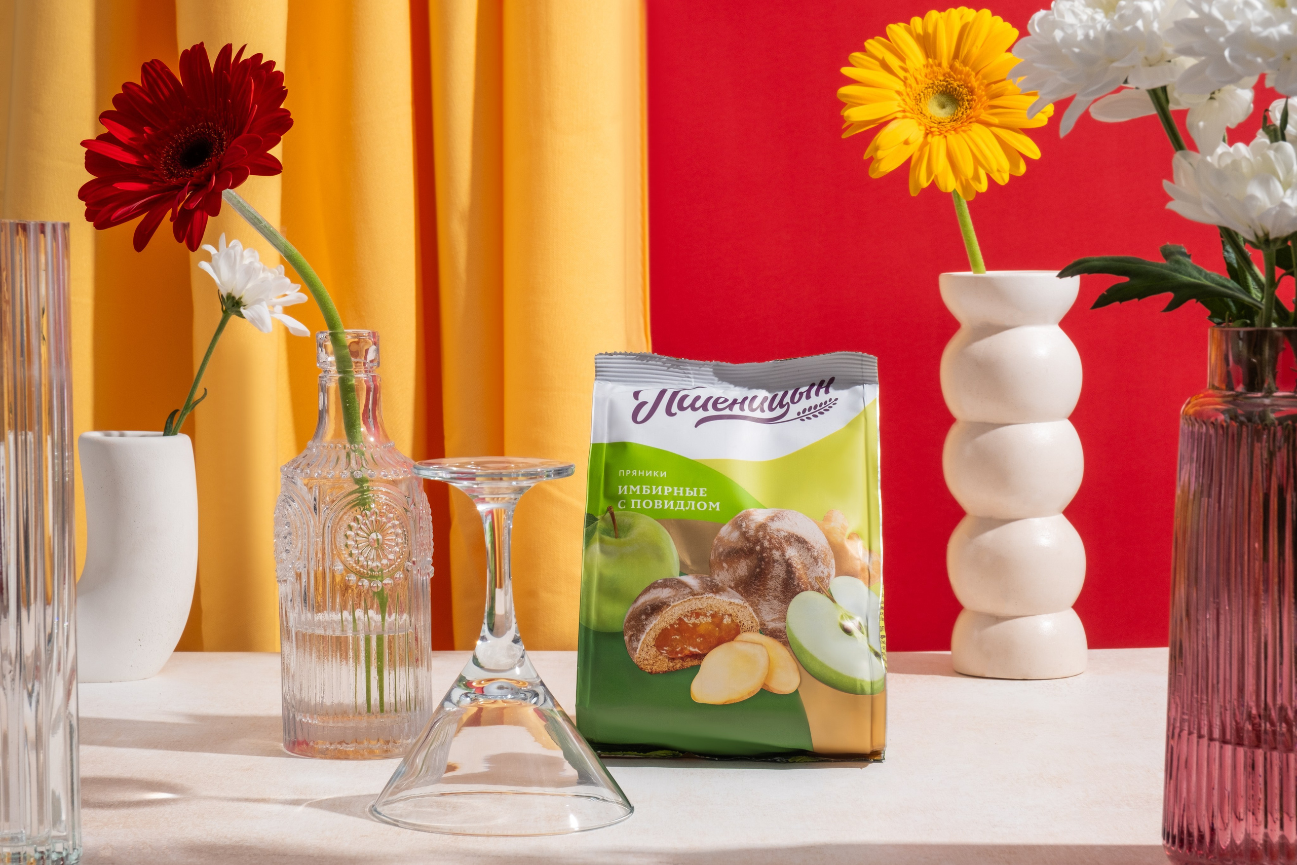 Food и предметный фотограф Никита Алексеев