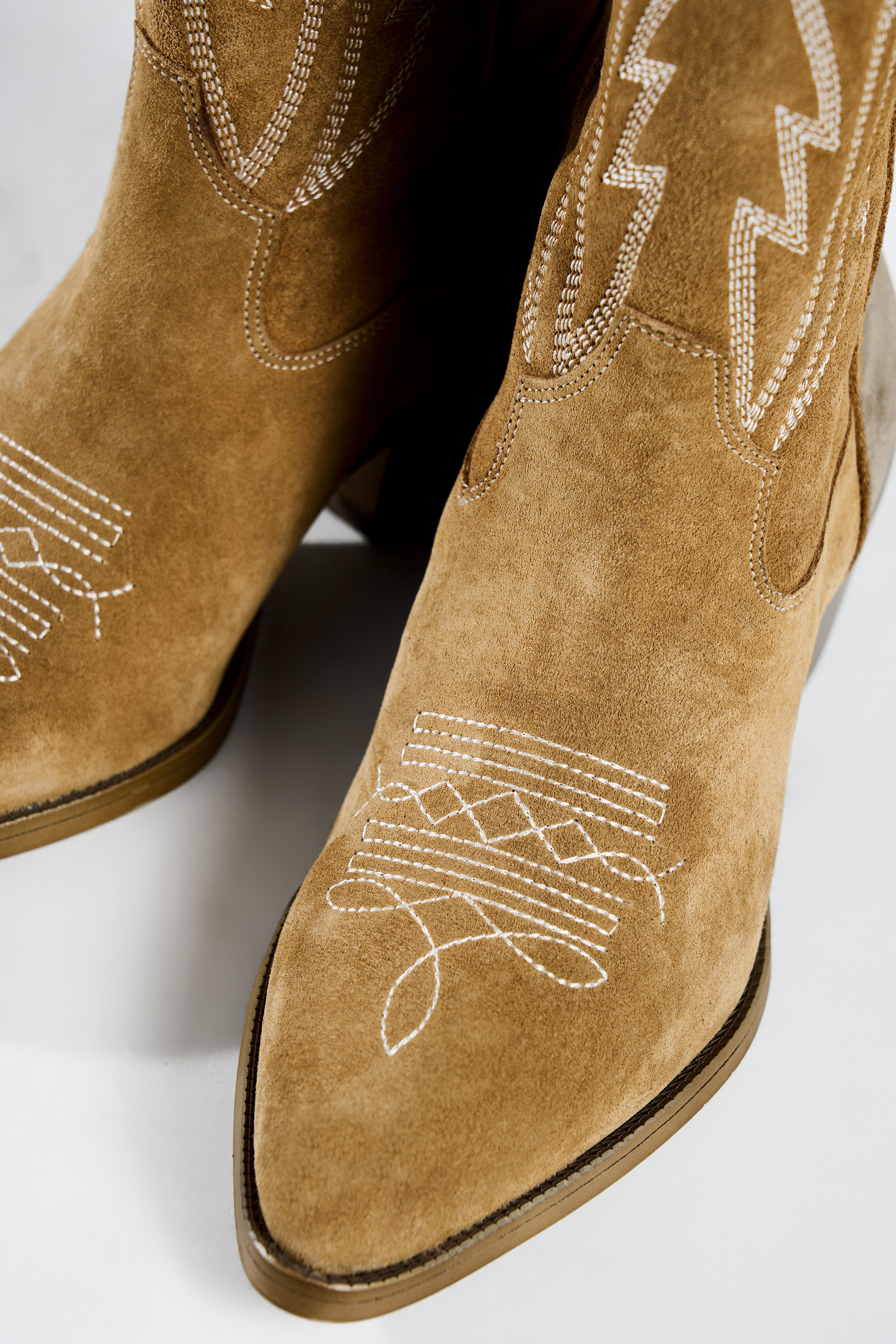 Amalie shoes. Retoucher