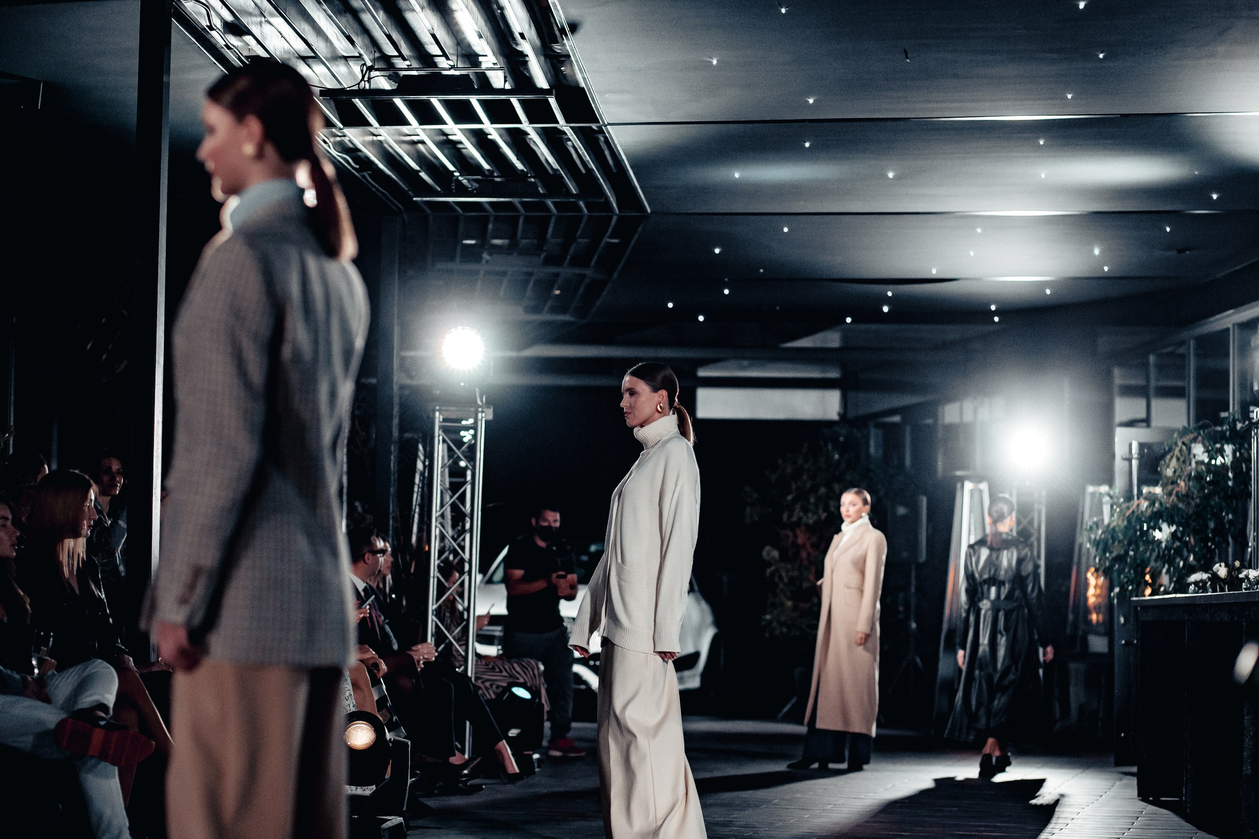 Закрытый показ дизайнера Ansel в рамках осеннего сезона…. RetroChic Фото