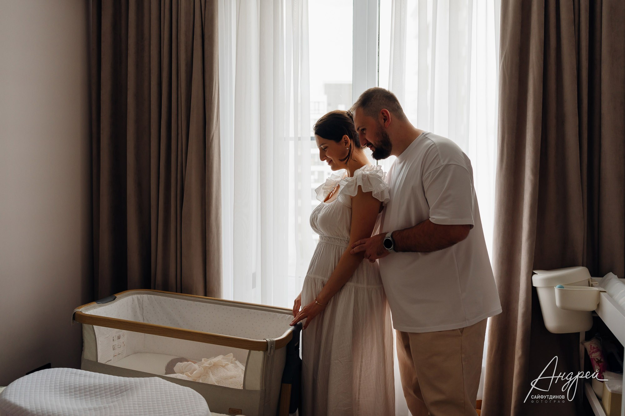 Мама, папа и новорожденный ребенок, семейная фотосессия в Ростове-на-Дону, фотограф Андрей Сайфутдинов.