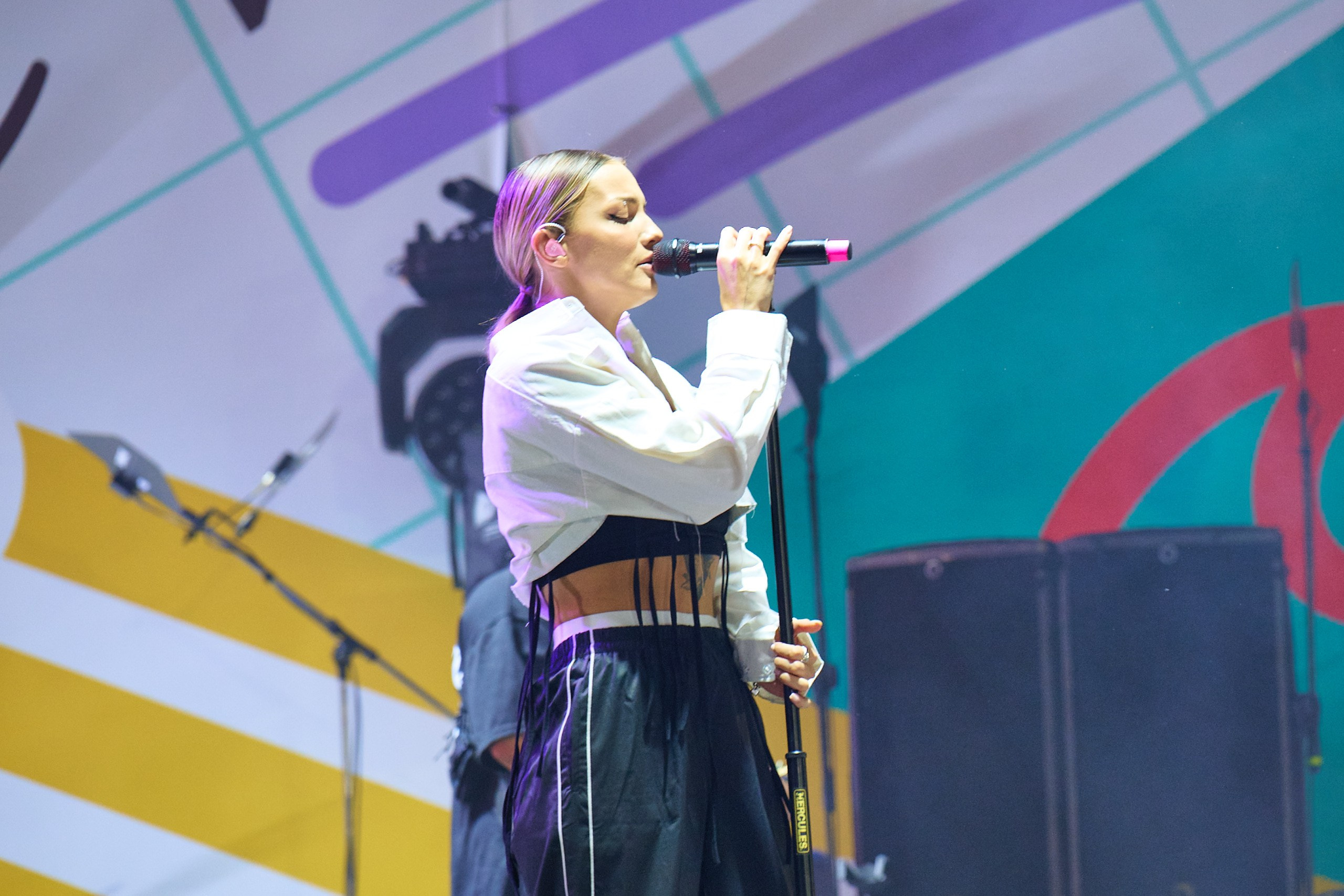 Концерт Mary Gu. Профессиональный репортажный фотограф Инесса Иминова