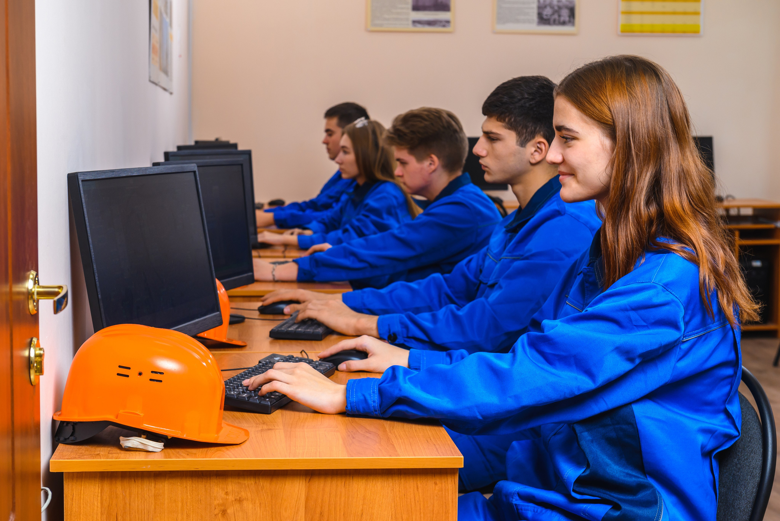 Куйбышевский НПЗ. Календарь