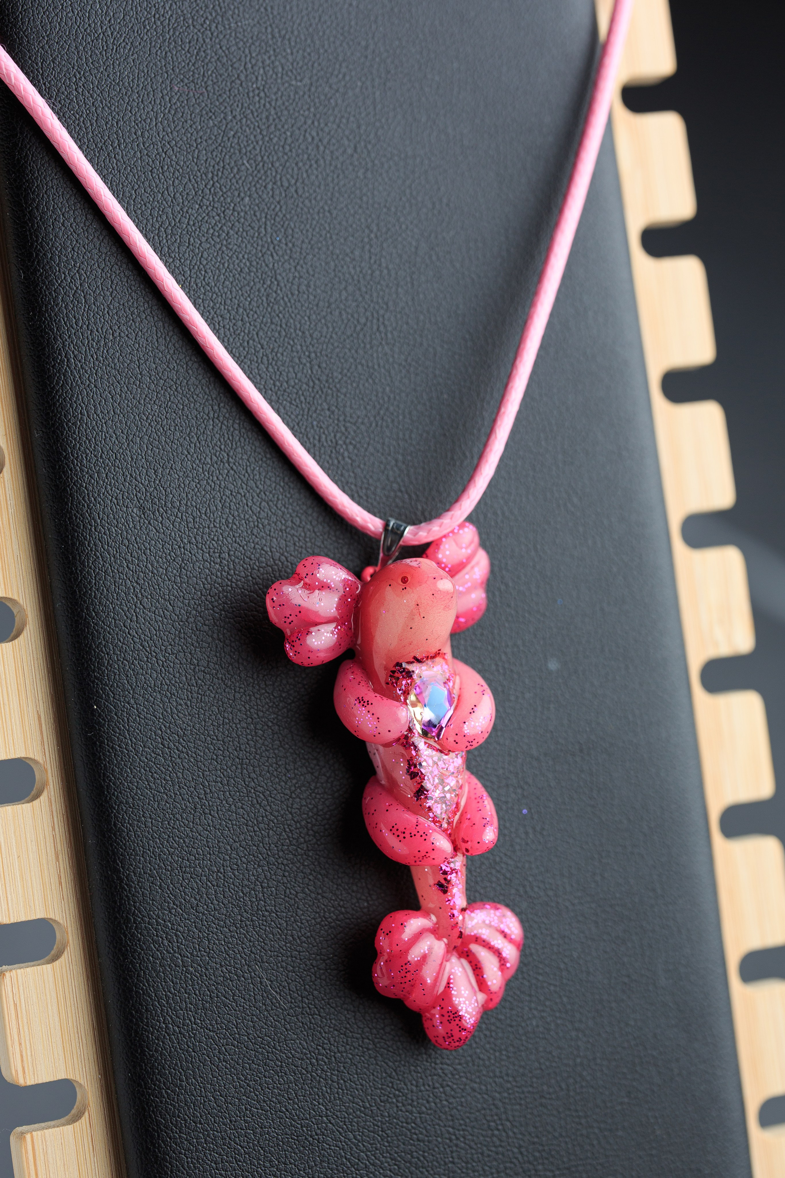 Кулоны и подвески. Творческая мастерская Mimika Shop в  Анапе