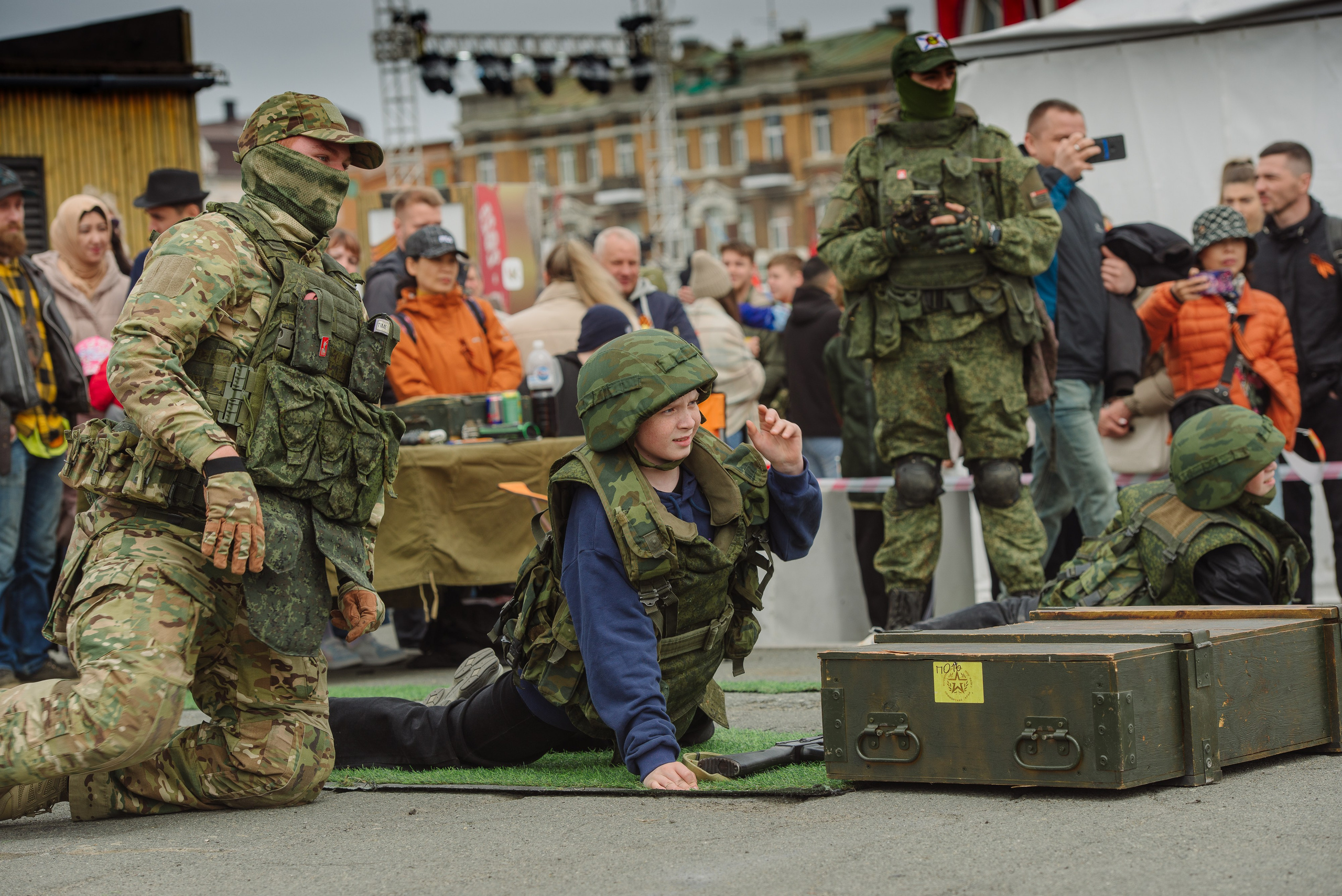 9 мая Центральная плащадь. Фотограф Мария Каюрова