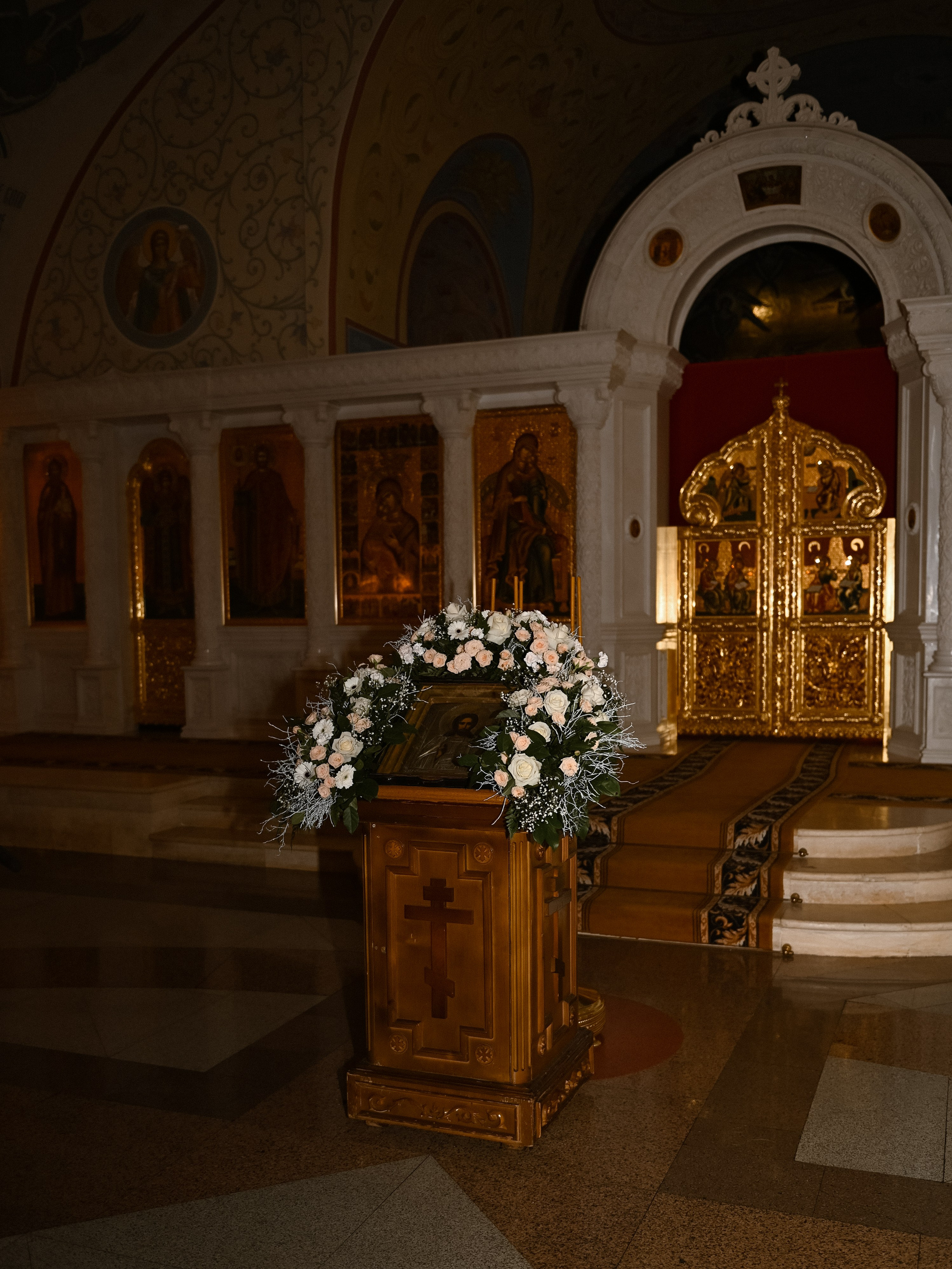 Крещение в Храме Христа Спасителя. Kirillova Studio — мастерская декора и событий Юли Кирилловой