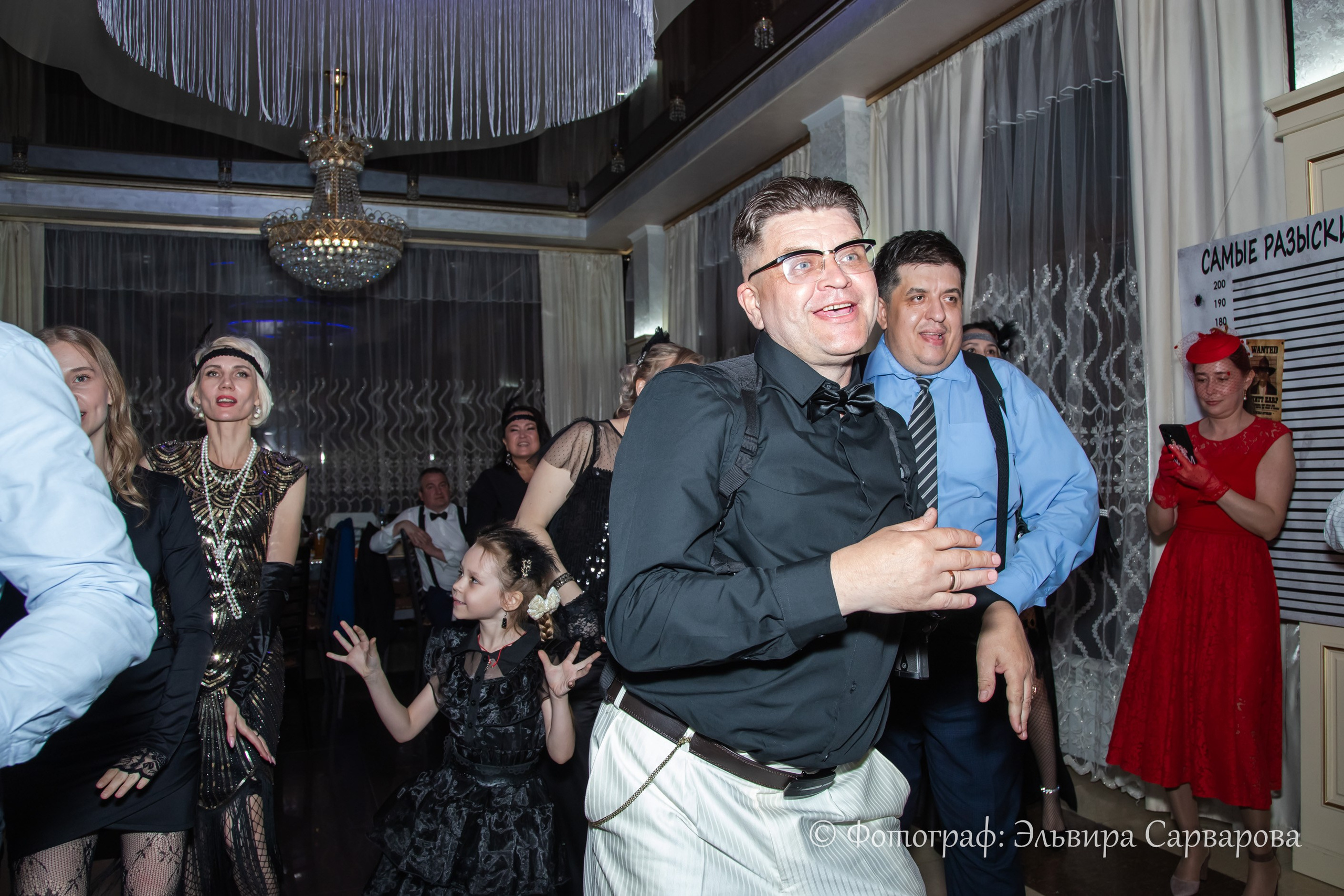 Гангстерская вечеринка в стиле 1920-х. Репортажный Фотограф