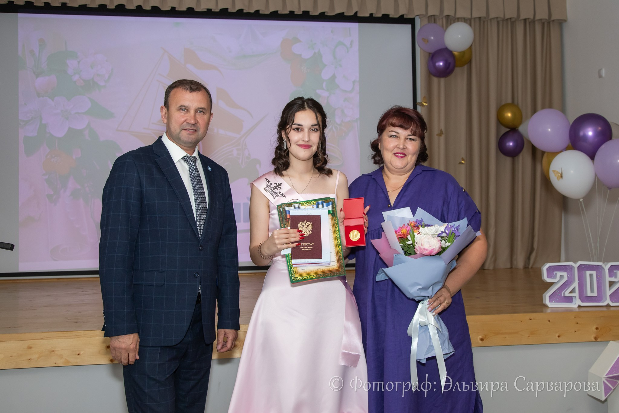 Вручение аттестатов 11 класс. Репортажный Фотограф