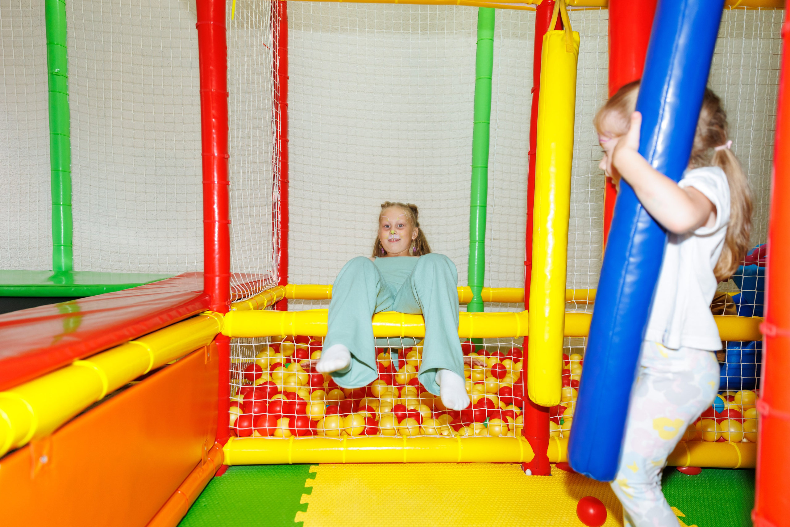 Детский лофт Алиса в стране чудес. Женский фотограф в Новосибирске Наталья Гресь