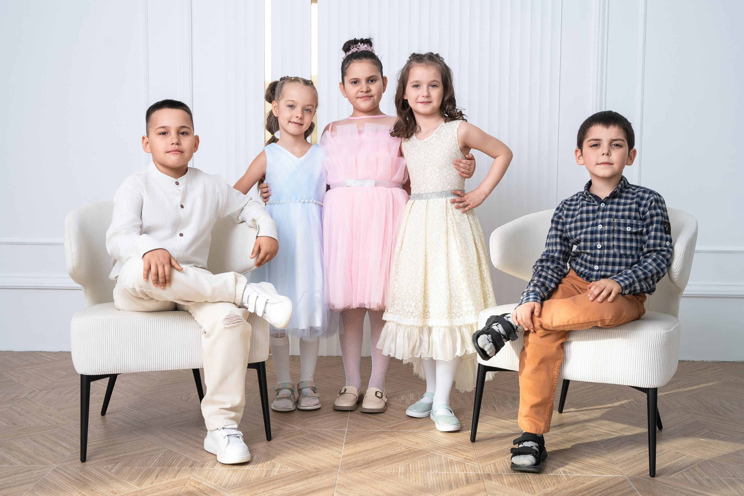 Выпускная фотосессия в фотостудии. Выпускные альбомы Нижнекамск Набережные Челны Фотостудия Небо