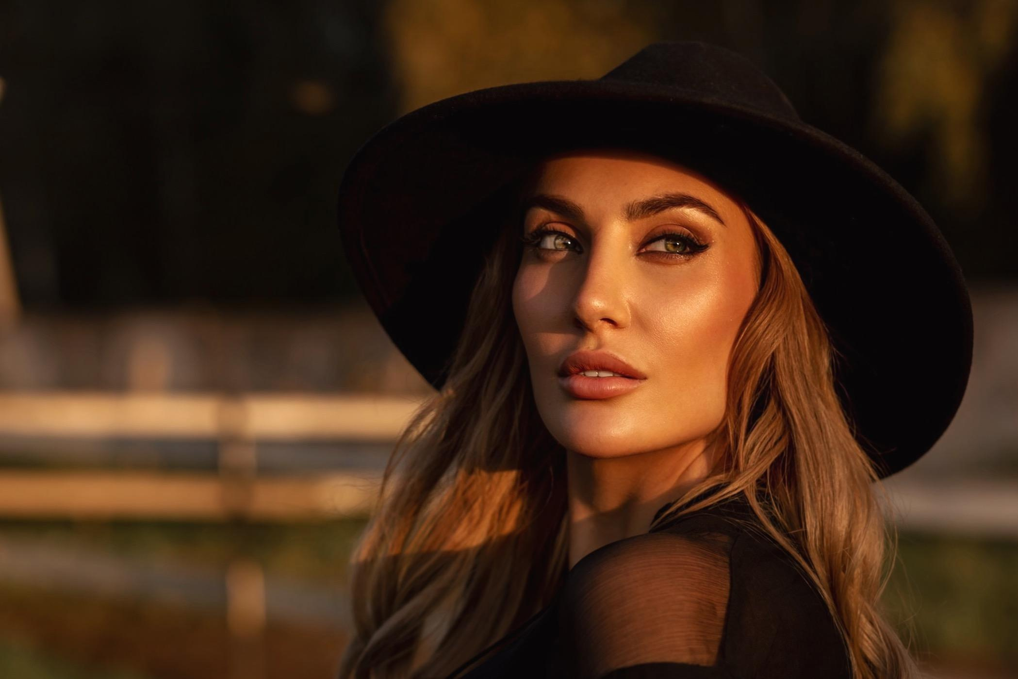 Ума и семья на конюшне. Фотограф в Москве Ксения Мокрушина | Brand & Women photographer