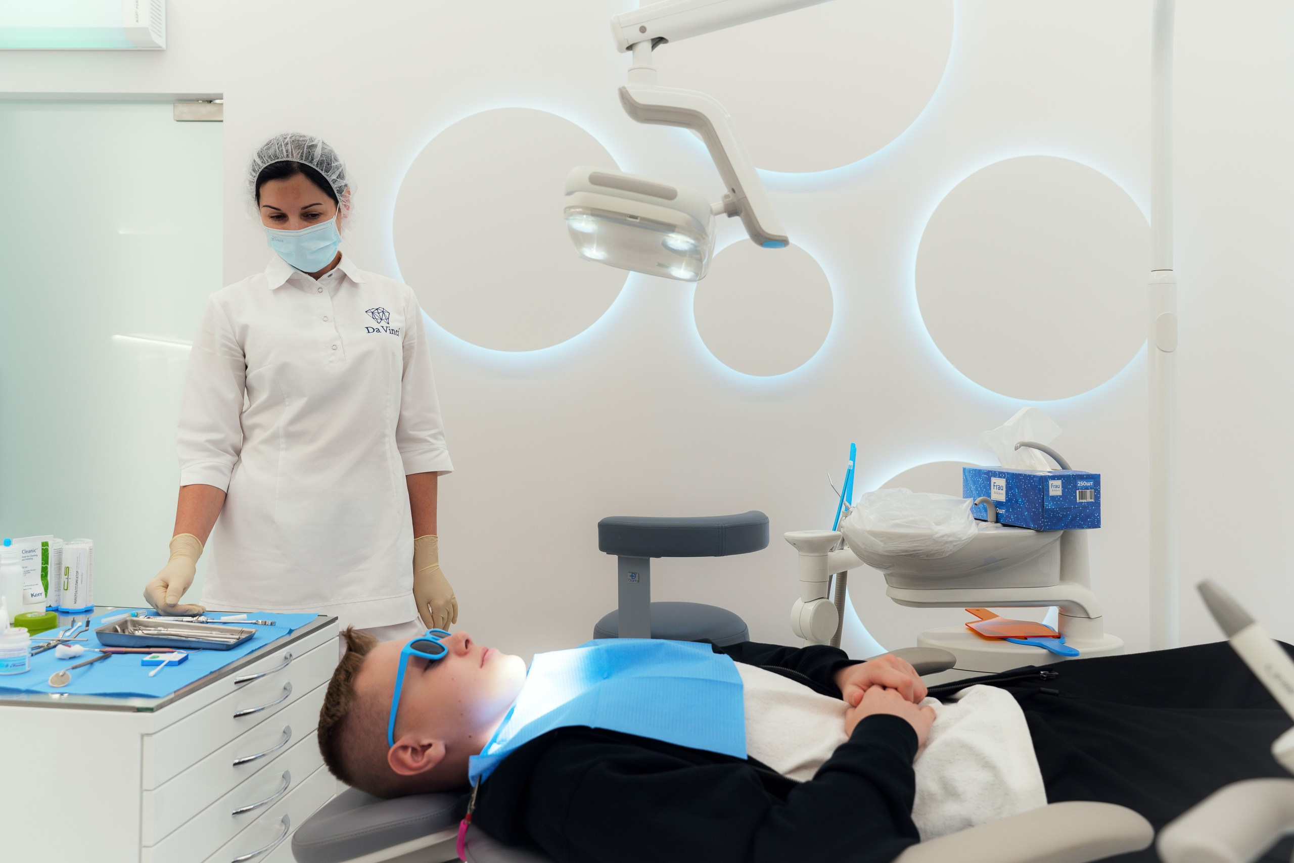 Дизайн интрьера стоматологической клиники «Da Vinci». Архитектурно-дизайнерское бюро ROOMS