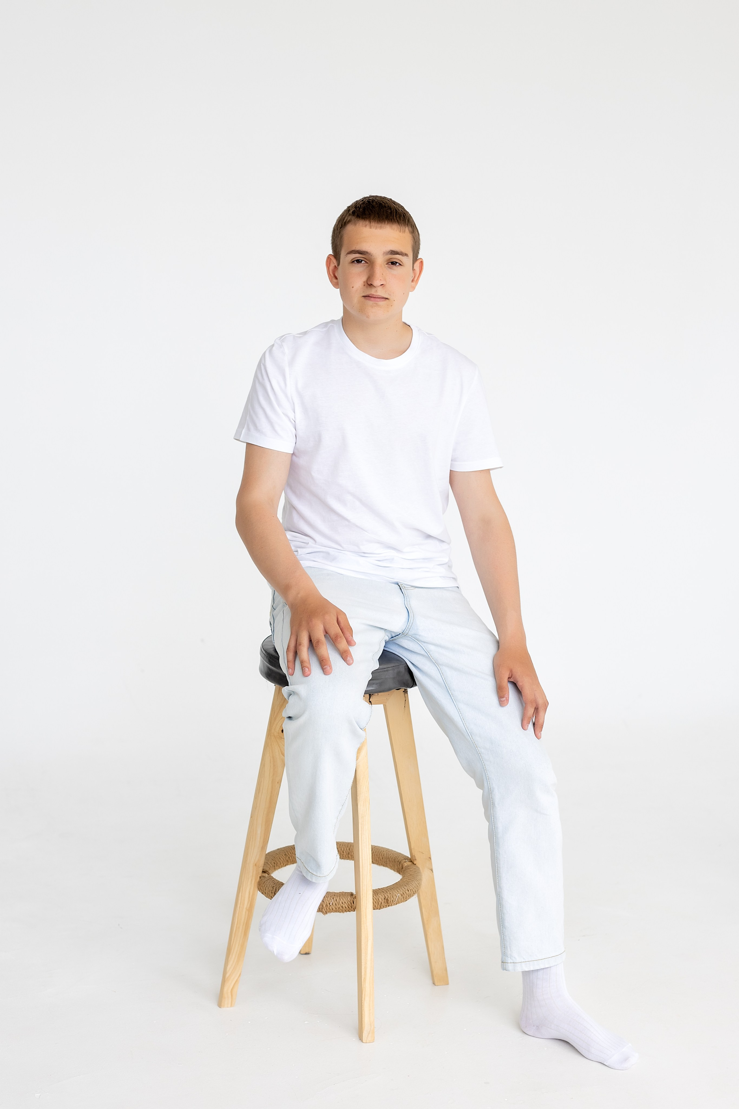 Школа 11, 9-г класс. Артём. Стильный выпускной альбом Владивосток фотограф Вероника Мигачева