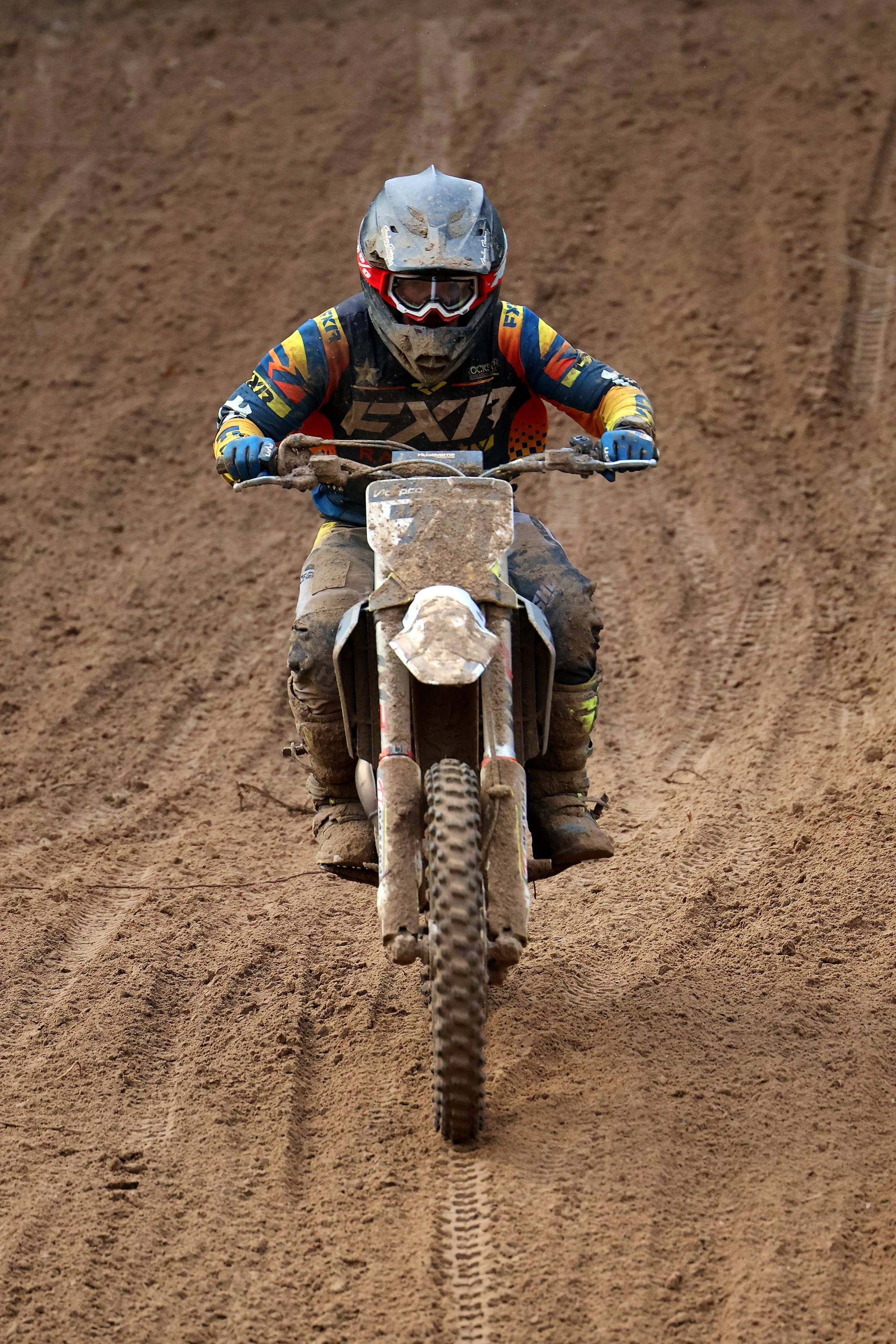 Песчаная буря. г. о. Серпухов, о. Русский. Спортивный и репортажный фотограф Ермакова Светлана