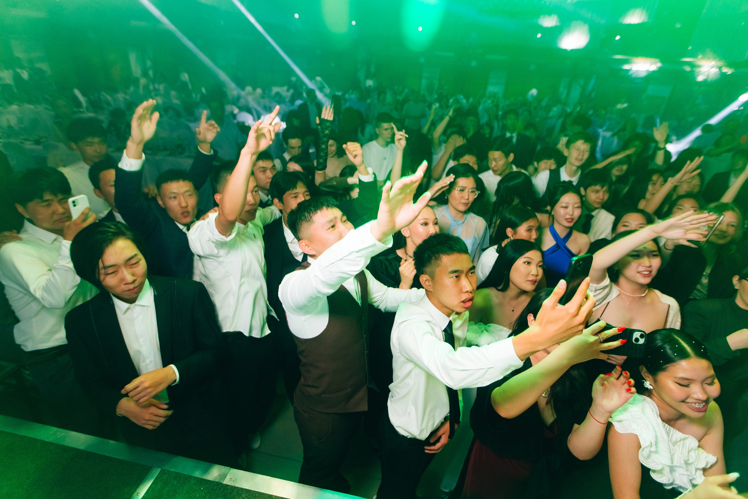 Выпускной вечер. 49 школа. Баран на корове. Свадебный и семейный фотограф в Улан-Удэ