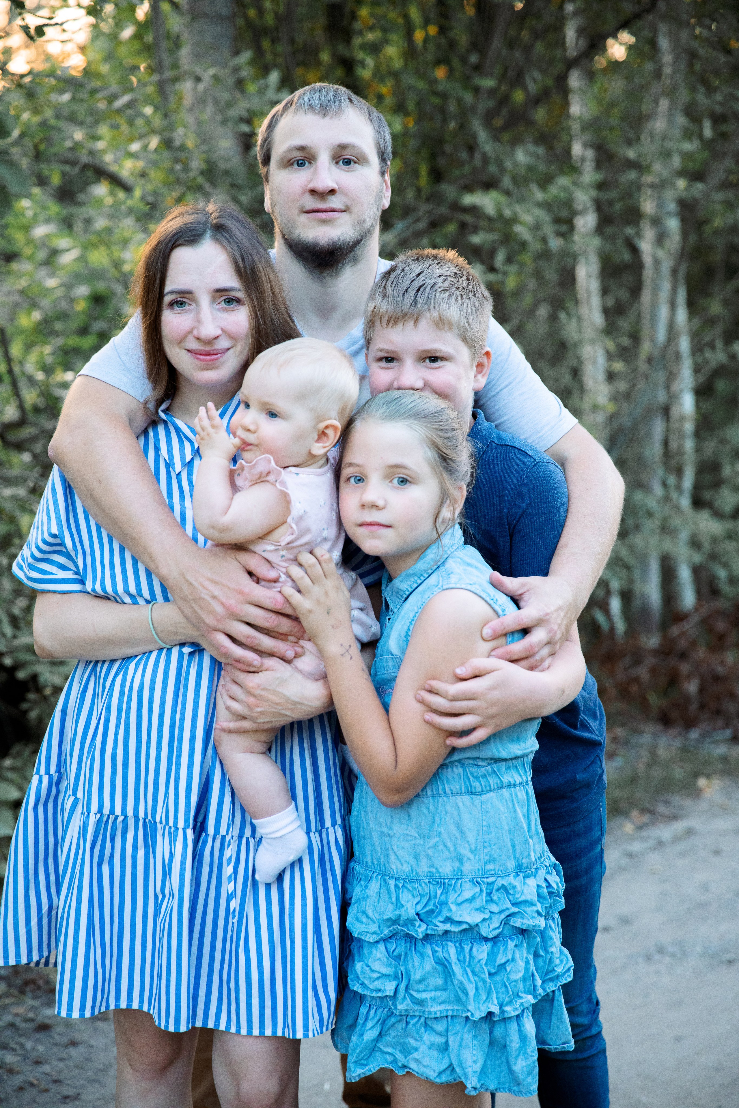Лиза семьей. Август 2024. Фотограф в Санкт-Петербурге Алена Сертакова