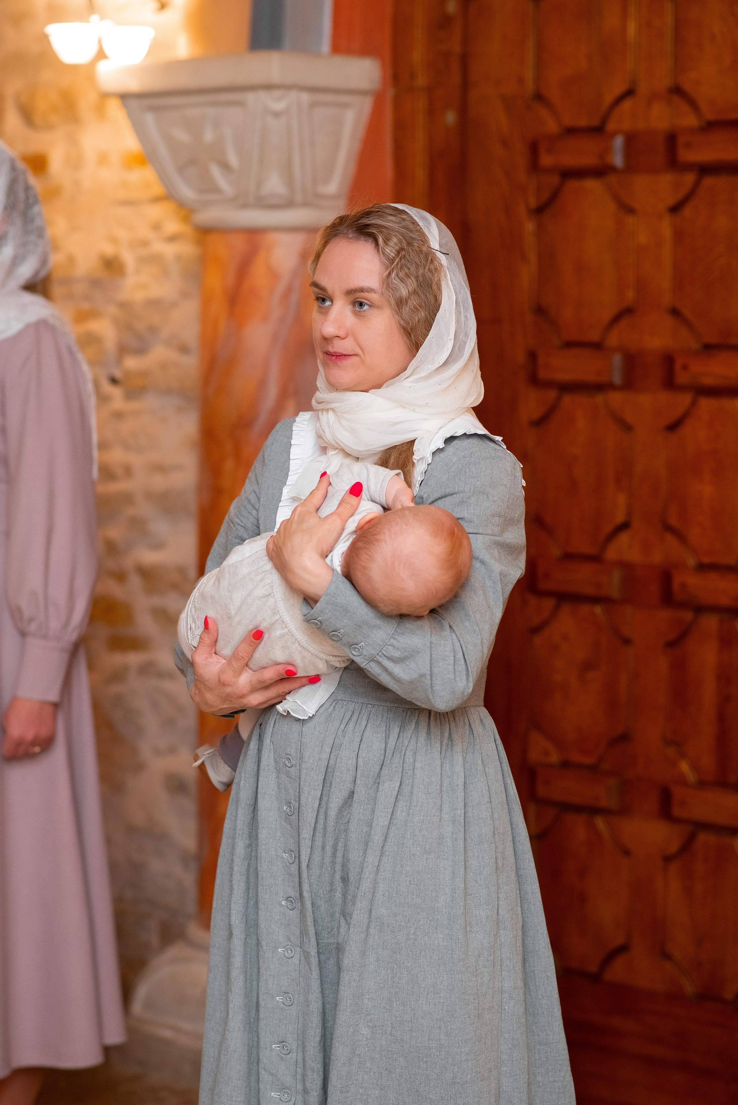 Крещение Василисы в Свято-Елисаветинском монастыре. Семейный фотограф на выписку из роддома и крещение Минск Настя Гришук